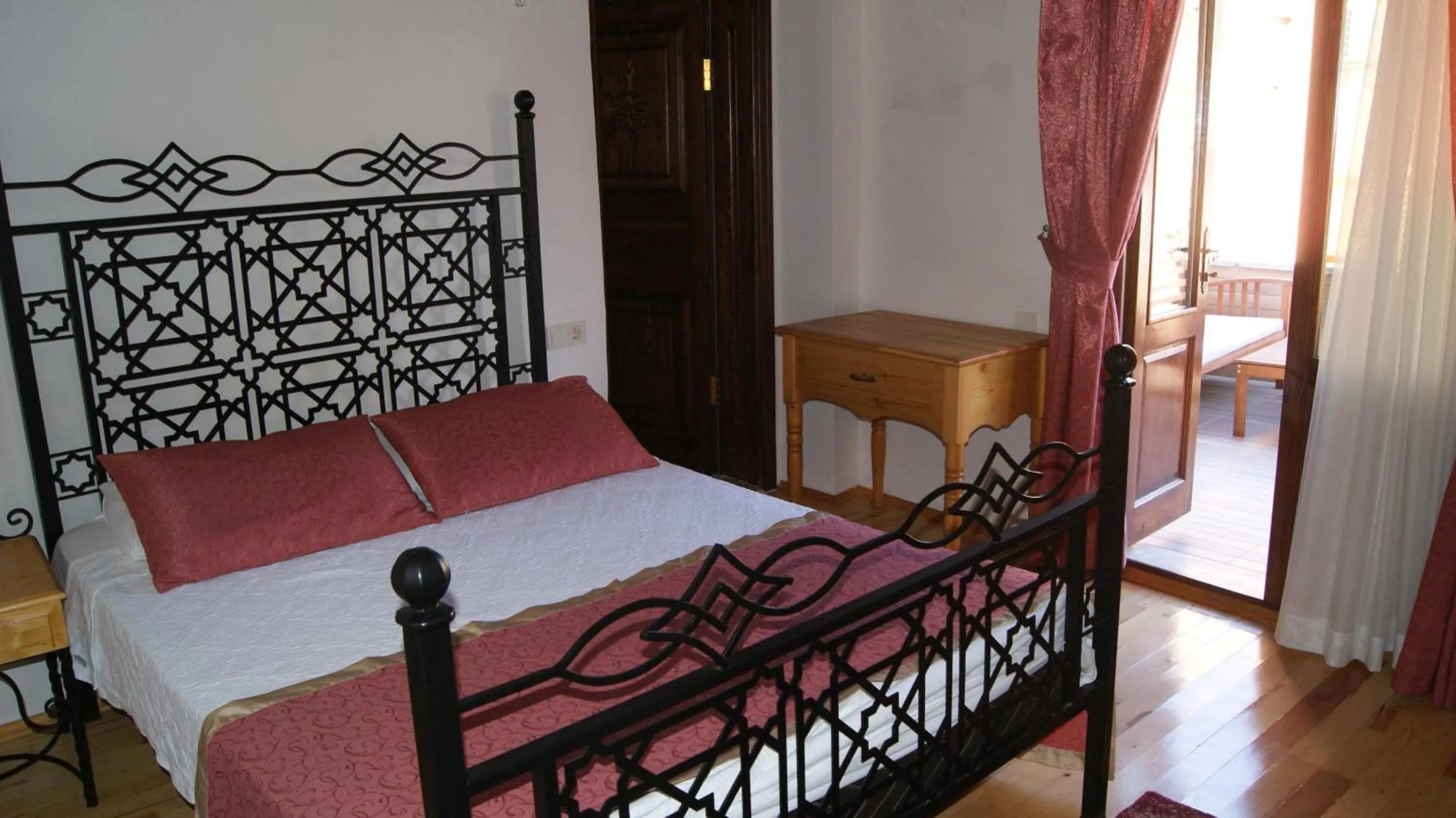 Photo of the whole room, Bed in Antalya Inn Hotel