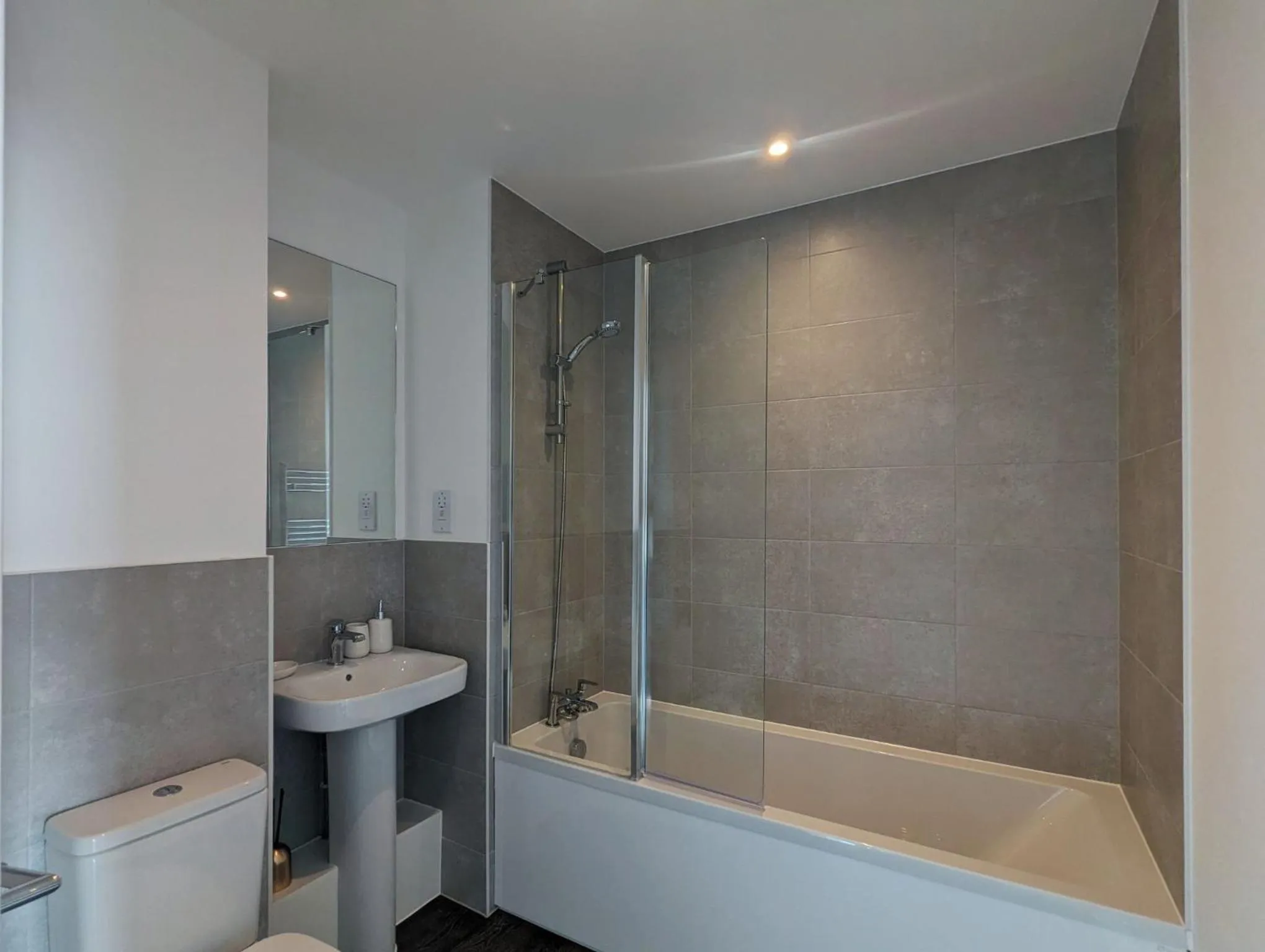 Shower in Charles Hope Southampton Waterside