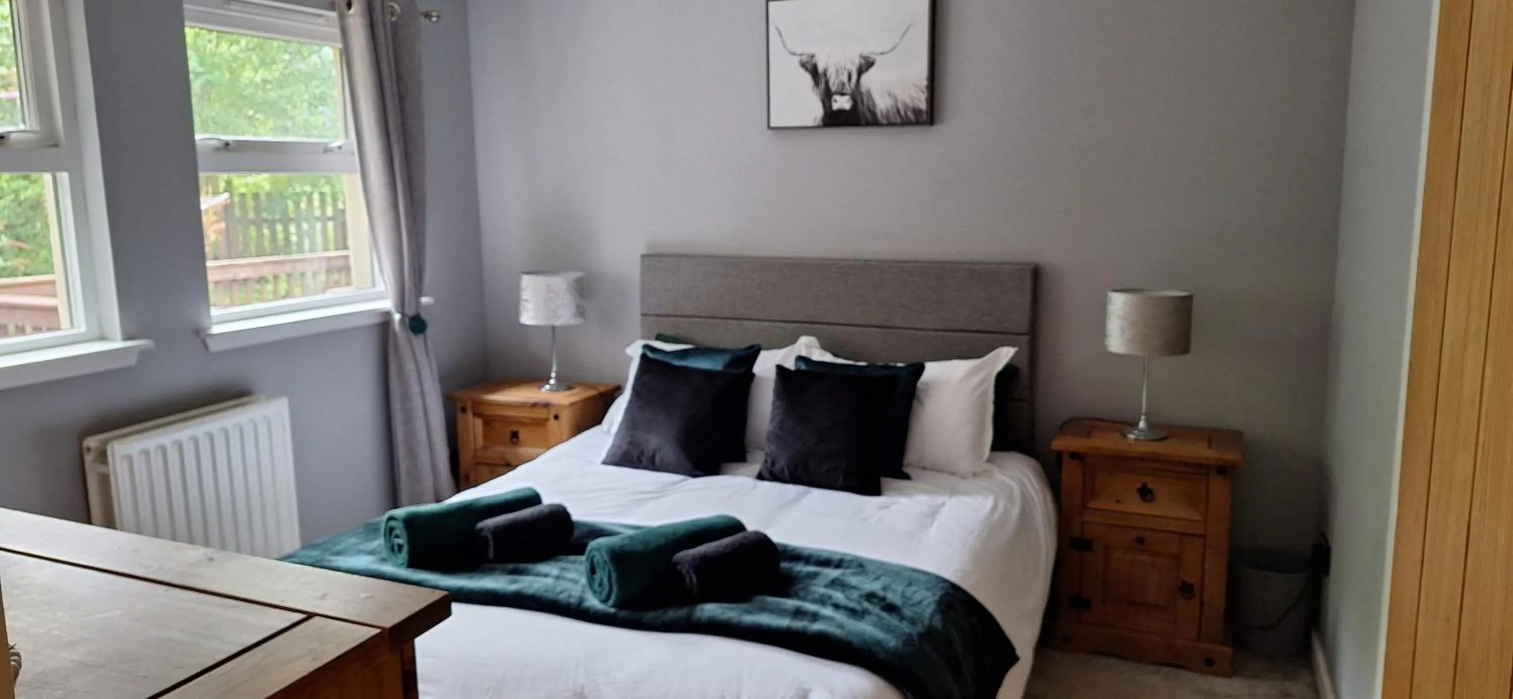 Bed in Ben Vorlich Cottage