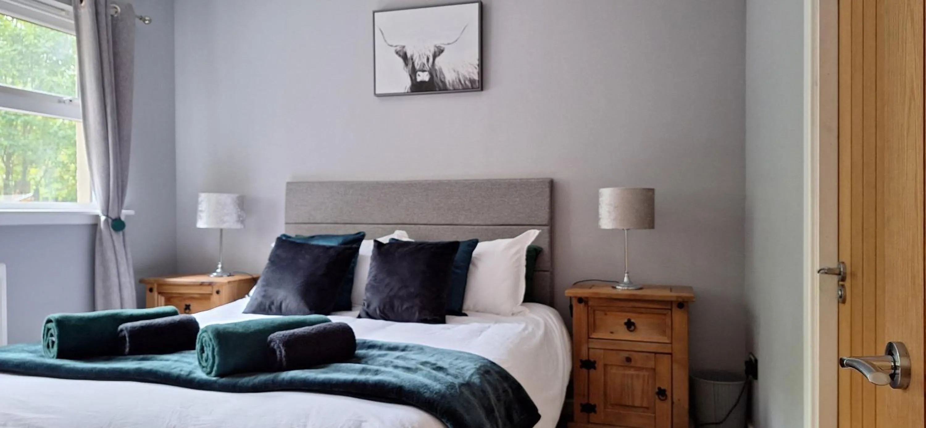 Bed in Ben Vorlich Cottage