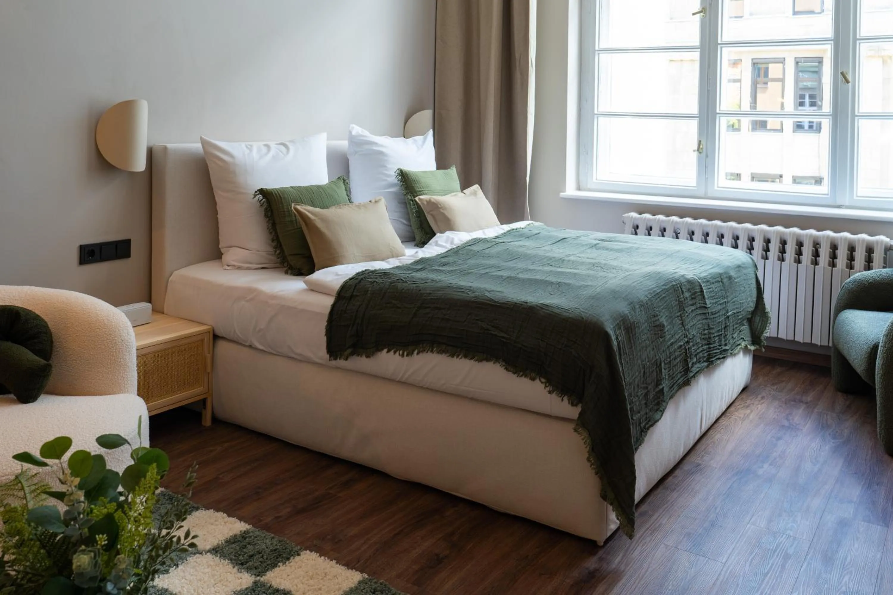 Photo of the whole room, Bed in The Charming by Curt Suites