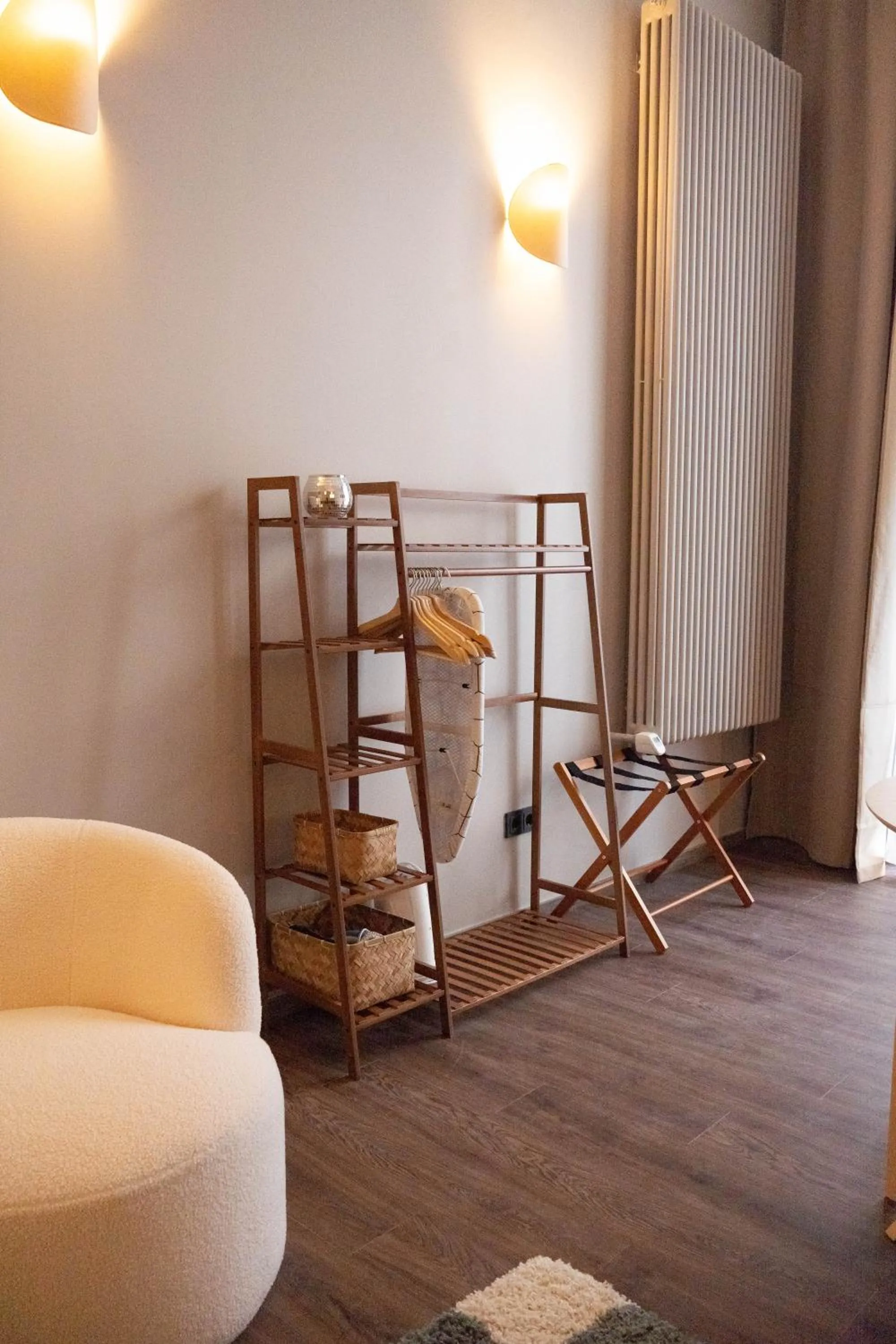 Photo of the whole room, Bed in The Charming by Curt Suites