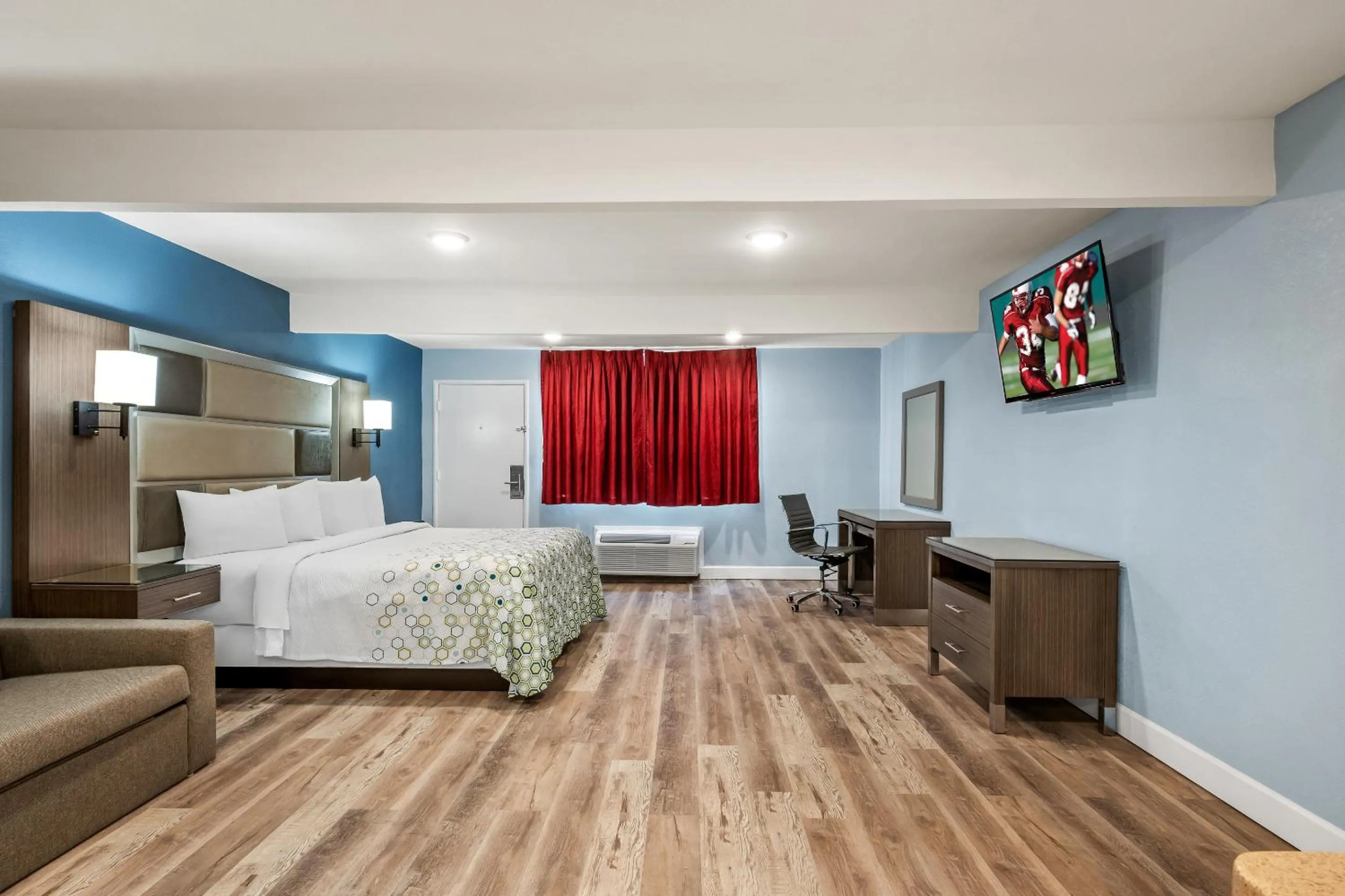 Photo of the whole room, Bed in HomeTowne Studios by Red Roof Yuba City Bonanza - Marysville