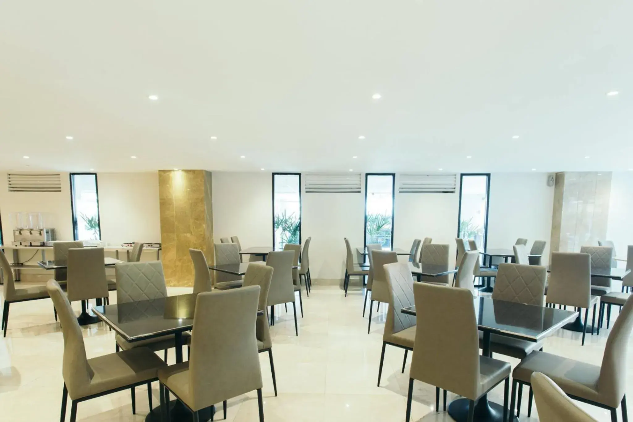 Food and drinks in Thomson Hotel Huamark Food and drinks in Thomson Hotel Huamark