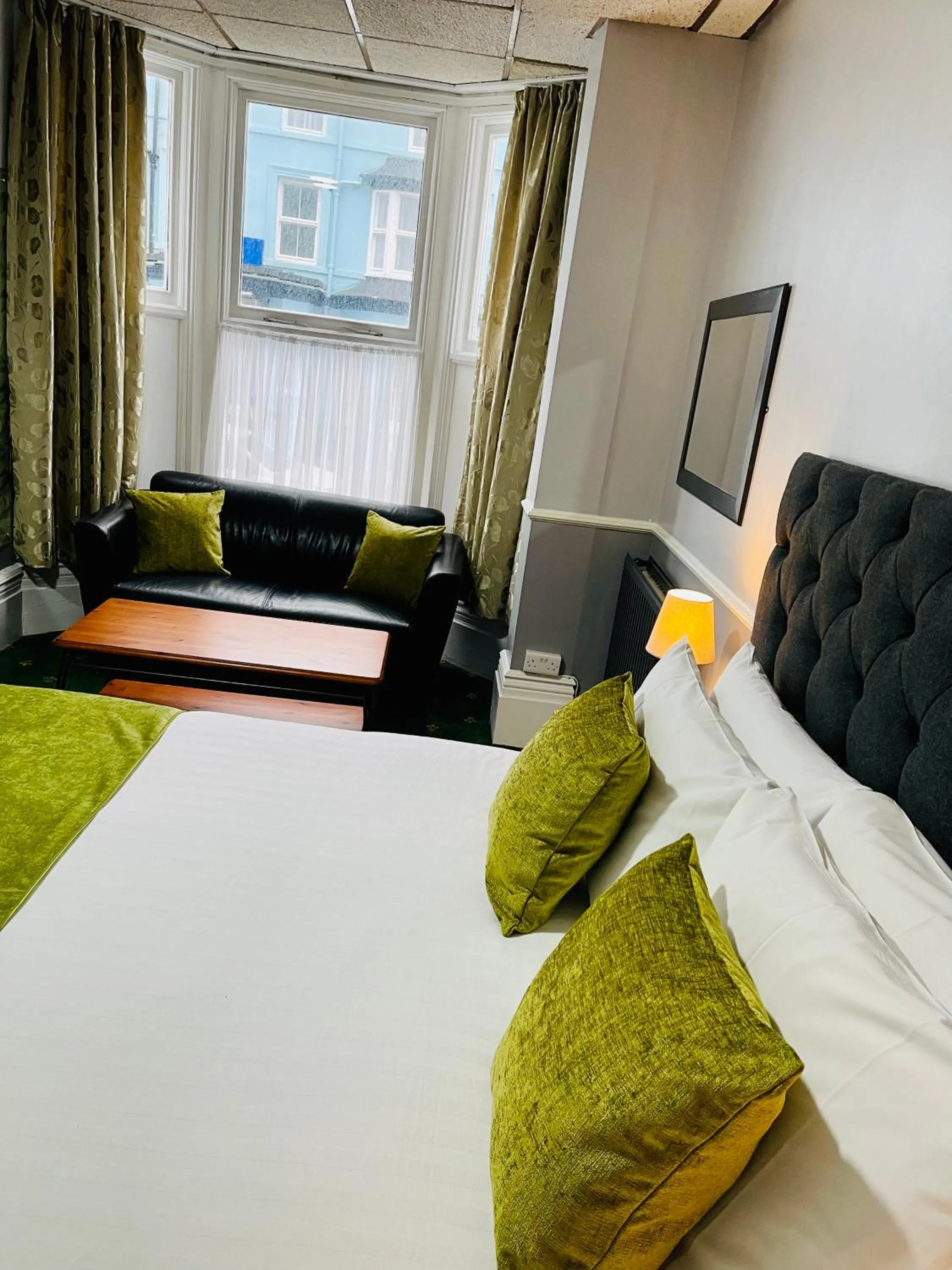 Photo of the whole room in Palm Court B&B