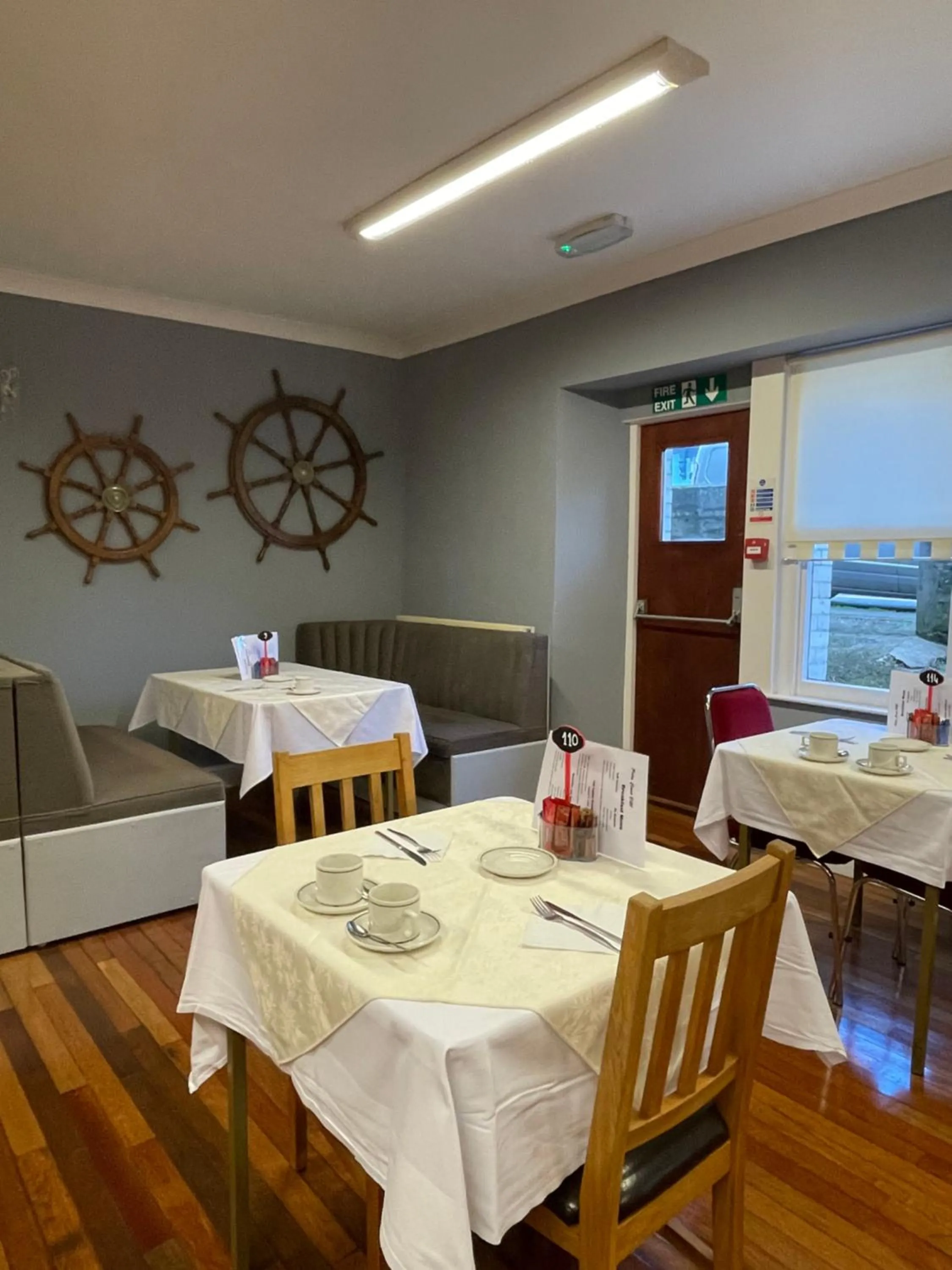 Restaurant/places to eat in Palm Court B&B