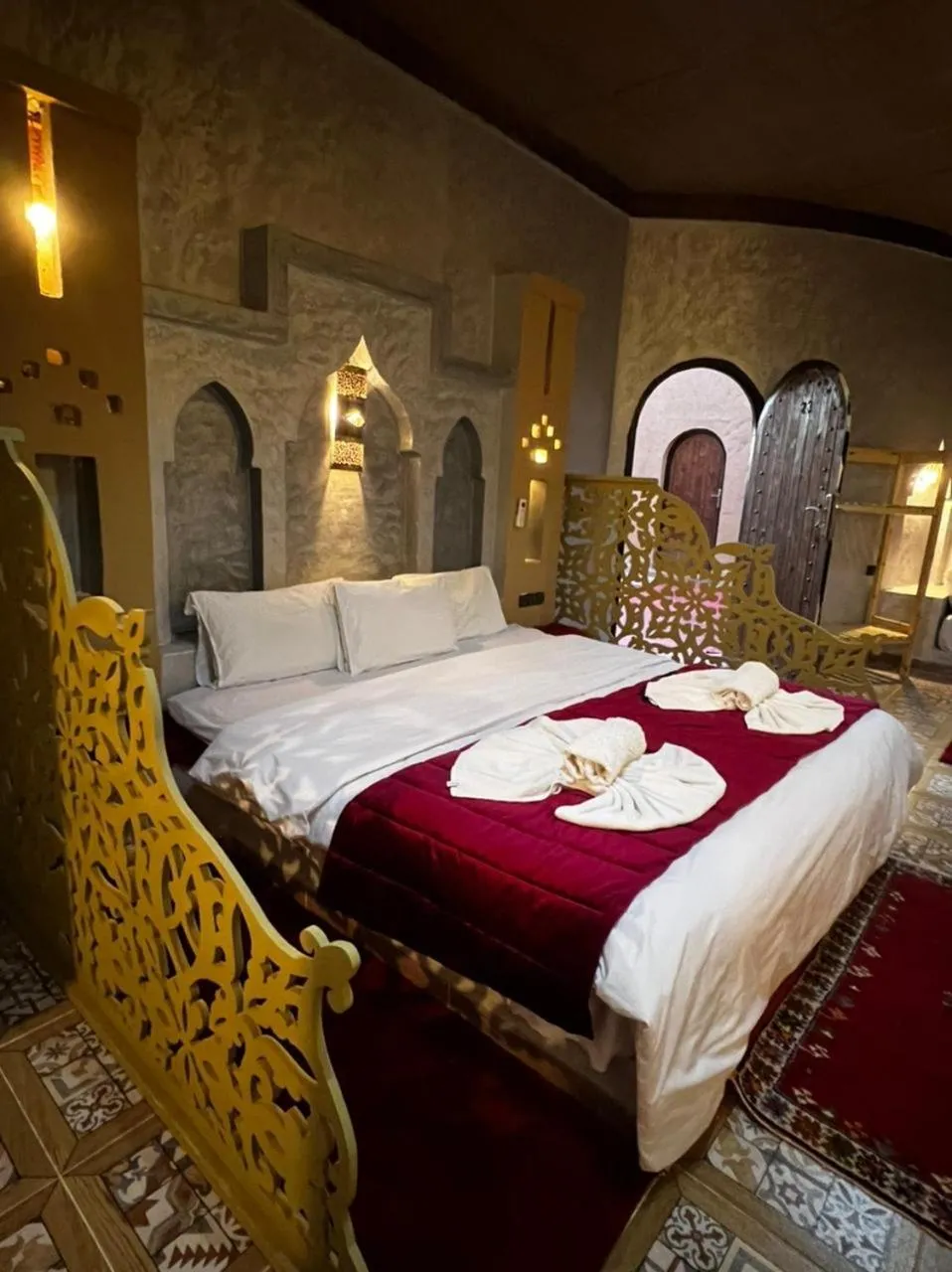 Bed in Hotel Cafe Du Sud