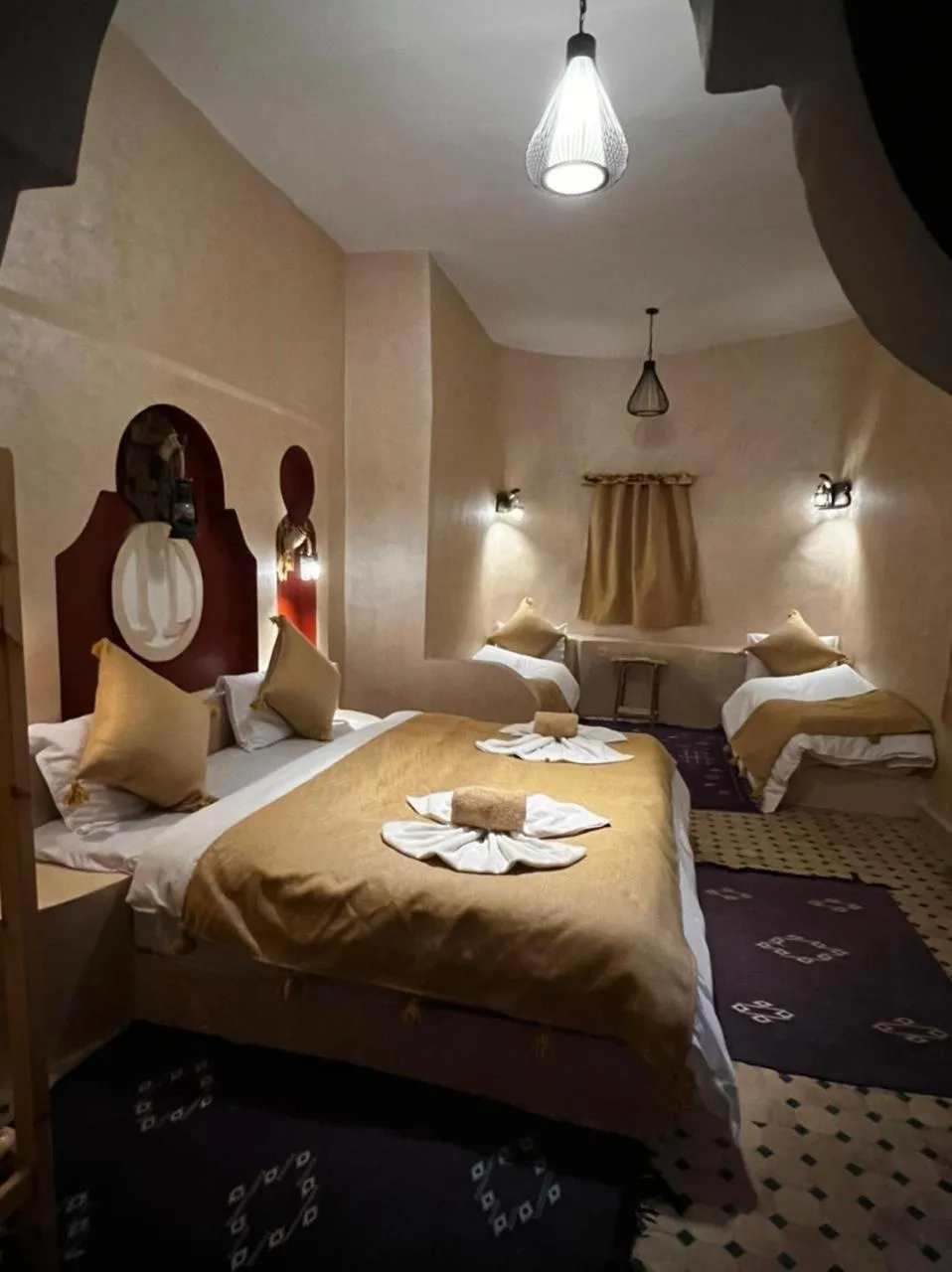 Bed in Hotel Cafe Du Sud