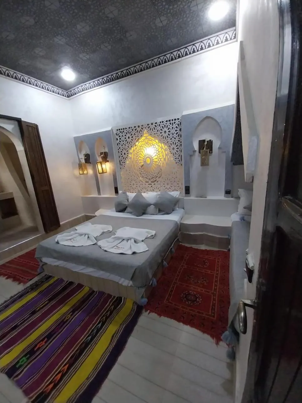 Bed in Hotel Cafe Du Sud