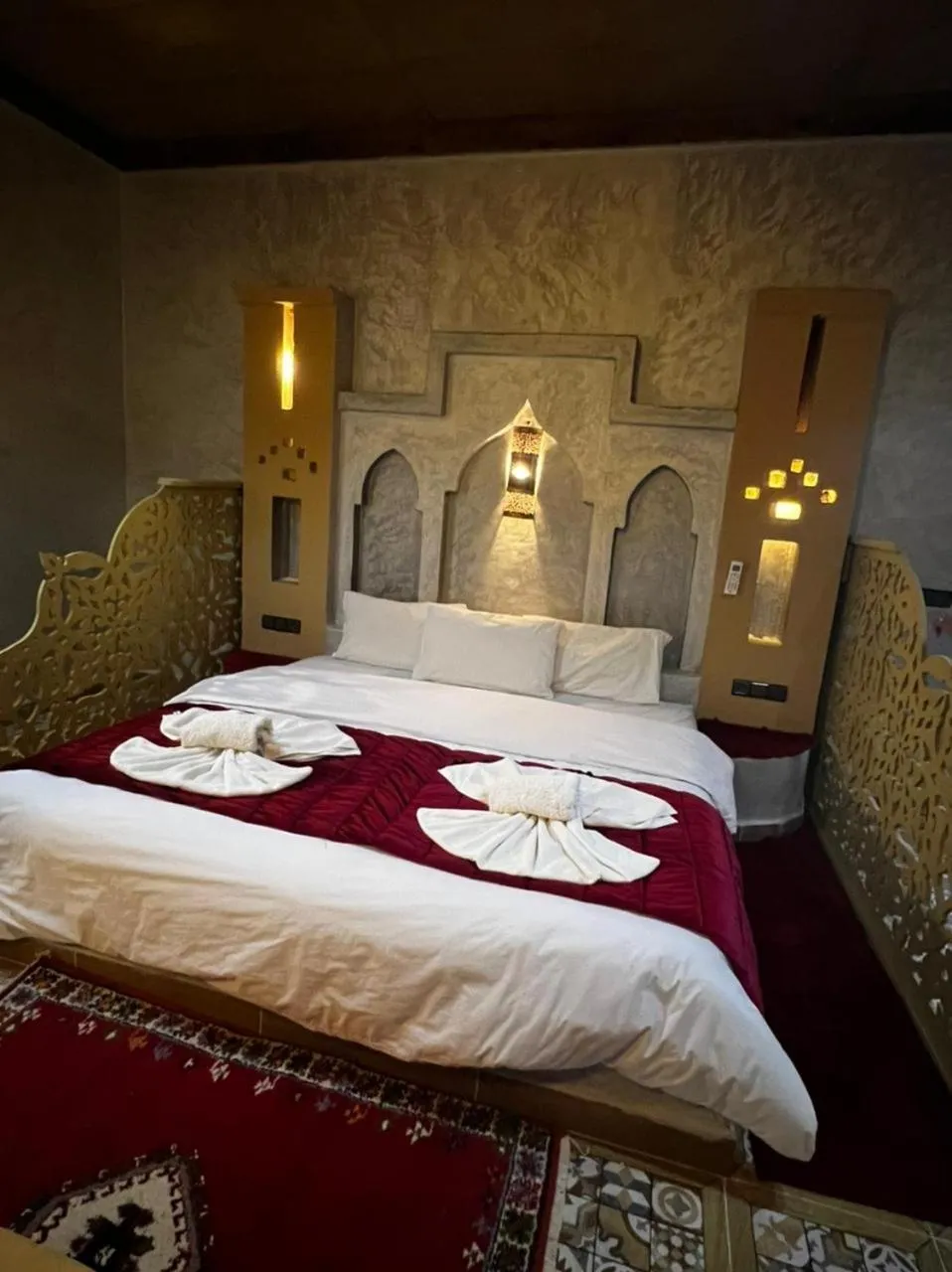 Bed in Hotel Cafe Du Sud