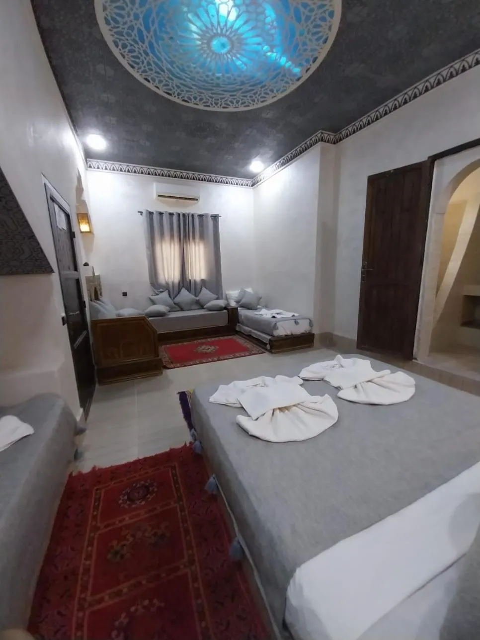 Bed in Hotel Cafe Du Sud