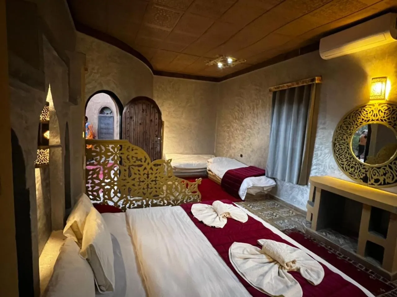 Bed in Hotel Cafe Du Sud