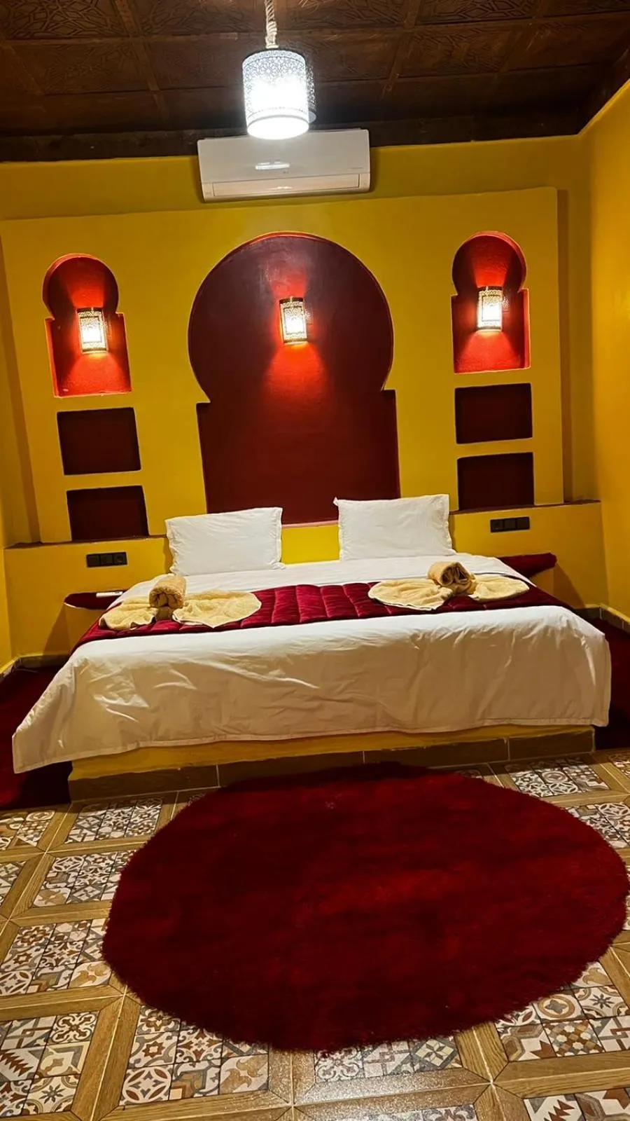 Bed in Hotel Cafe Du Sud