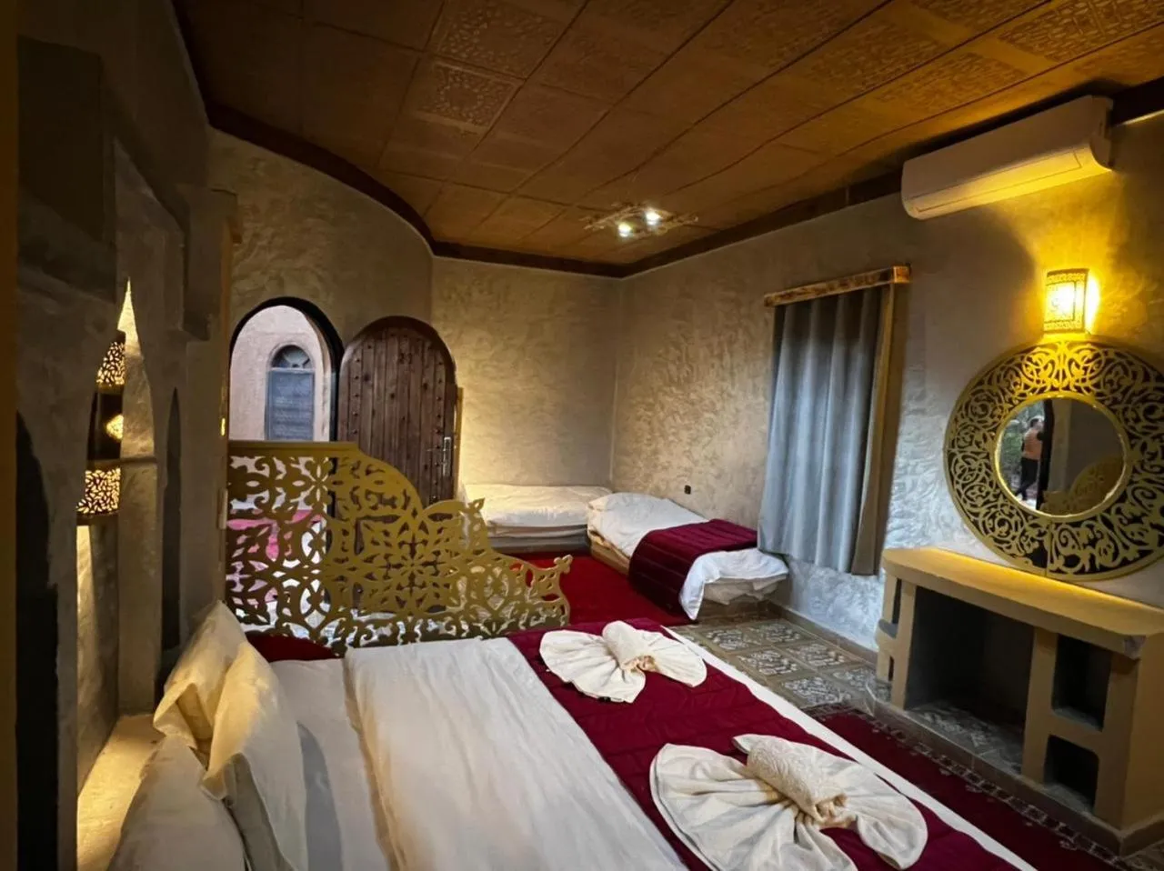 Bed in Hotel Cafe Du Sud