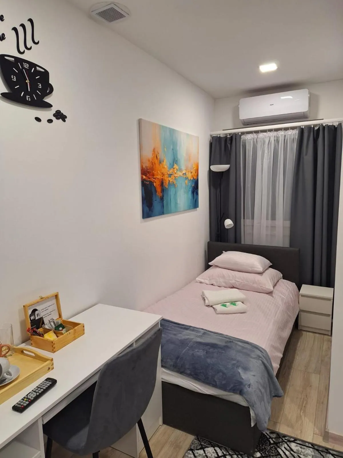 Bed in Comfort Stay, EV, Parking