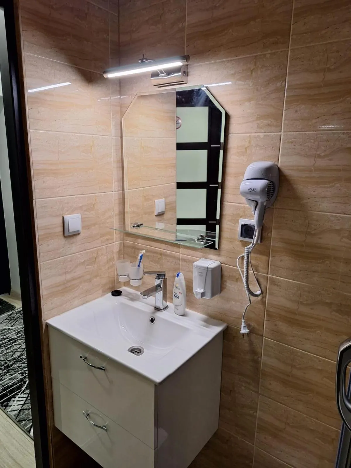 Comfort Stay, EV, Parking
