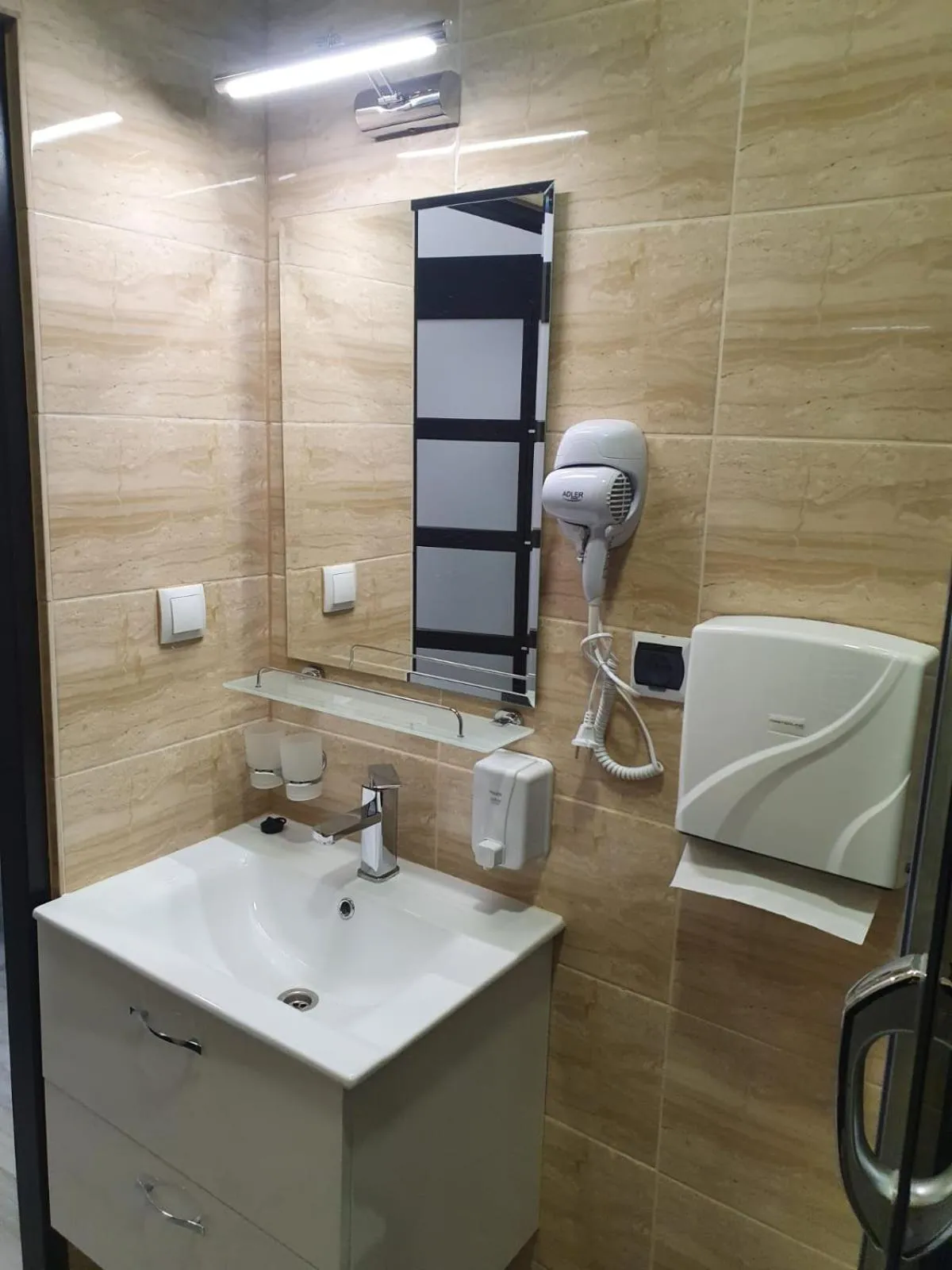Comfort Stay, EV, Parking