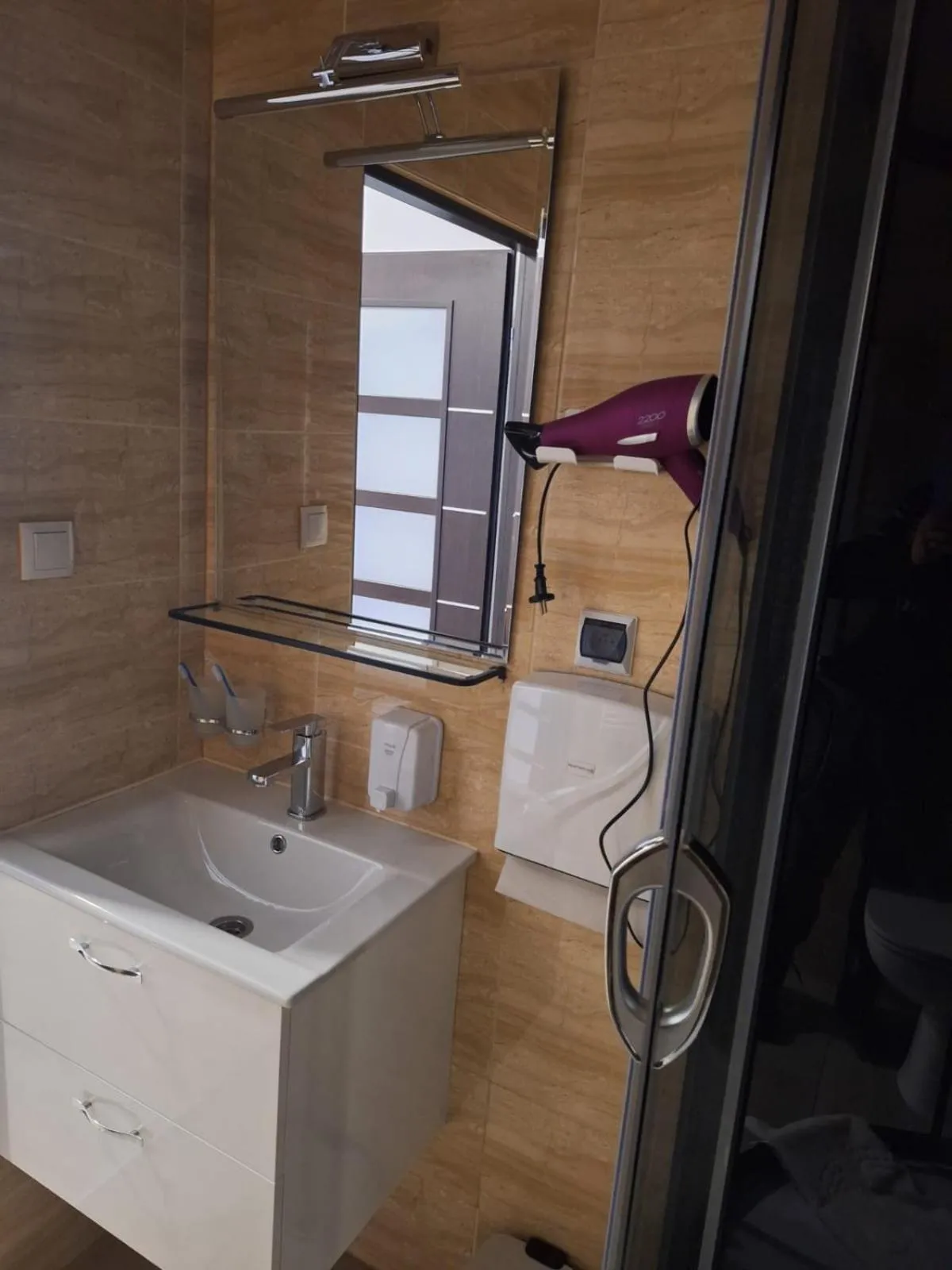 Comfort Stay, EV, Parking