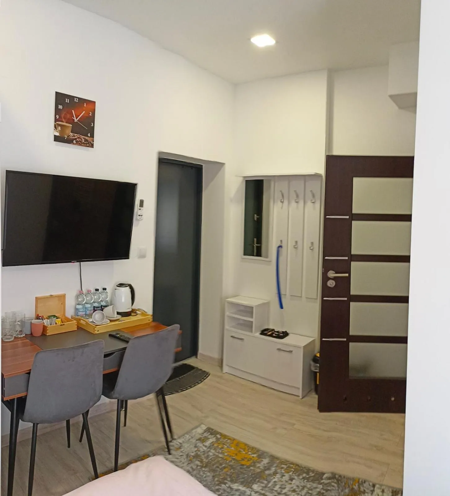 TV and multimedia in Comfort Stay, EV, Parking