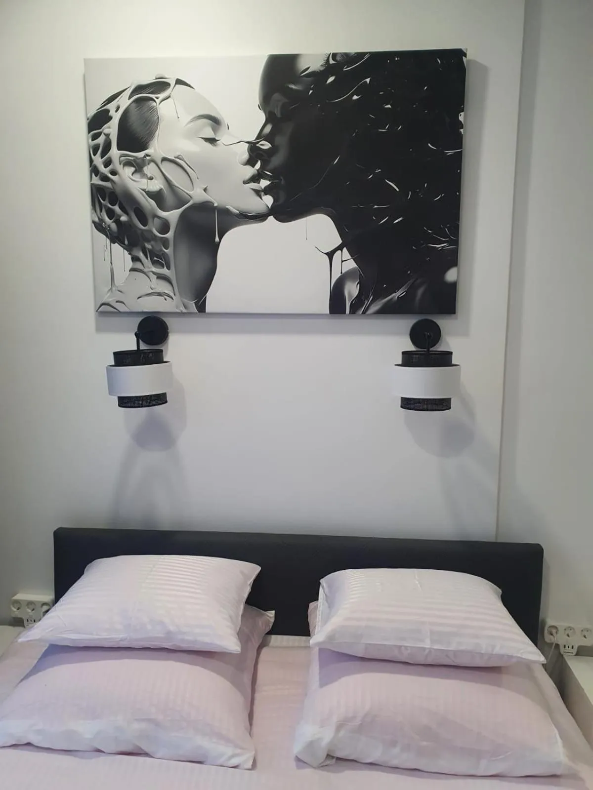 Bed in Comfort Stay, EV, Parking