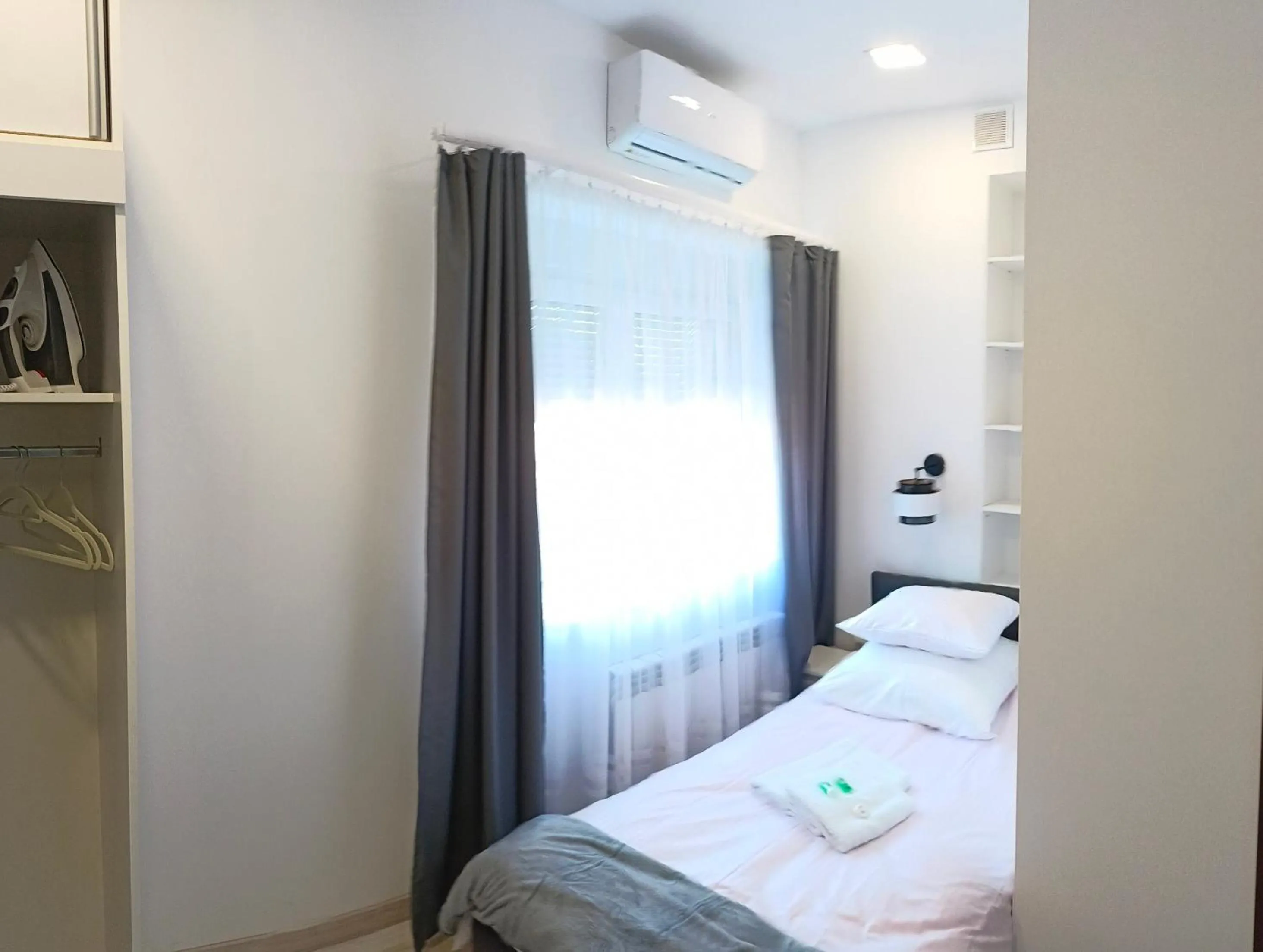 Bed in Comfort Stay, EV, Parking