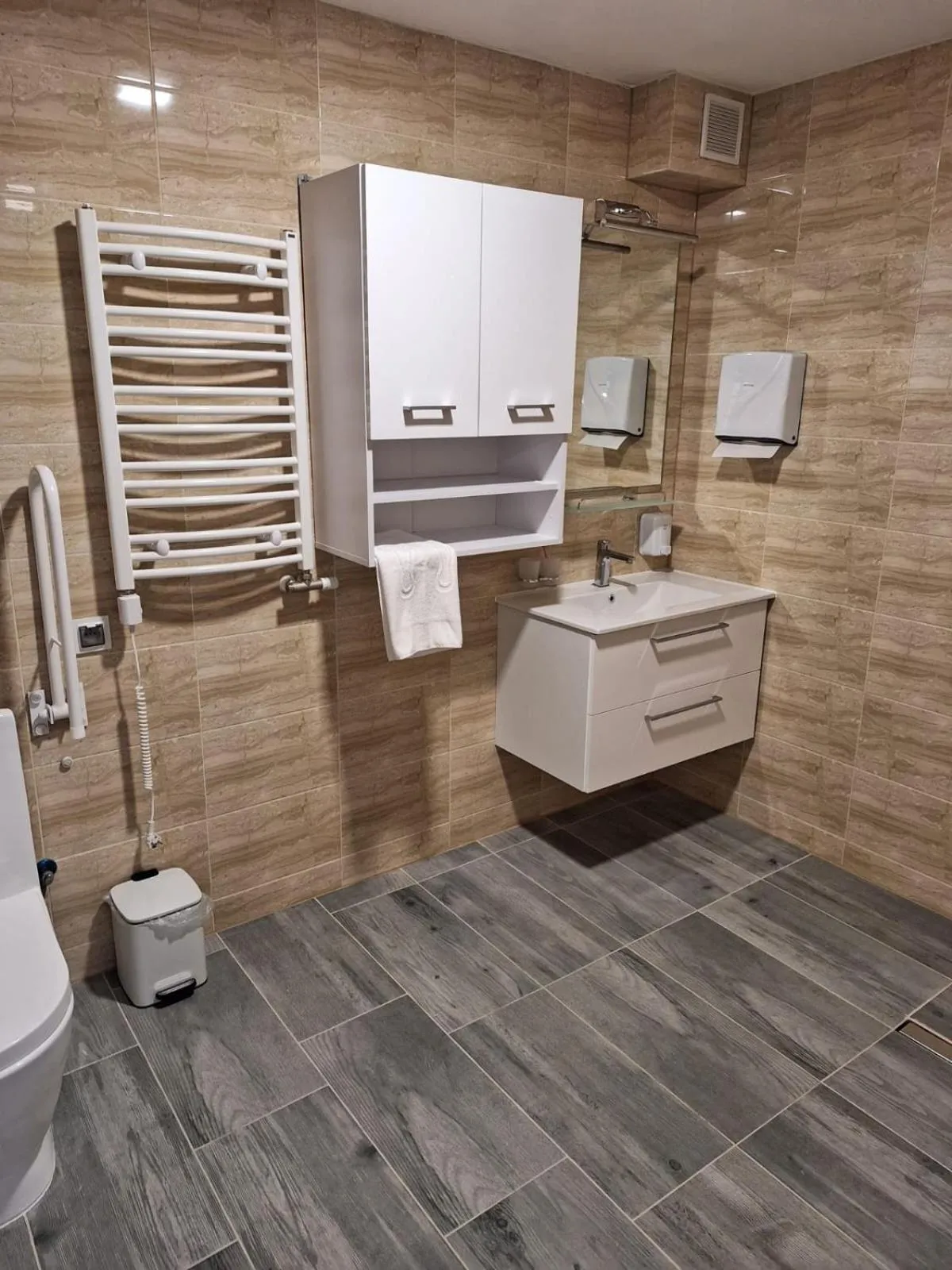 Comfort Stay, EV, Parking