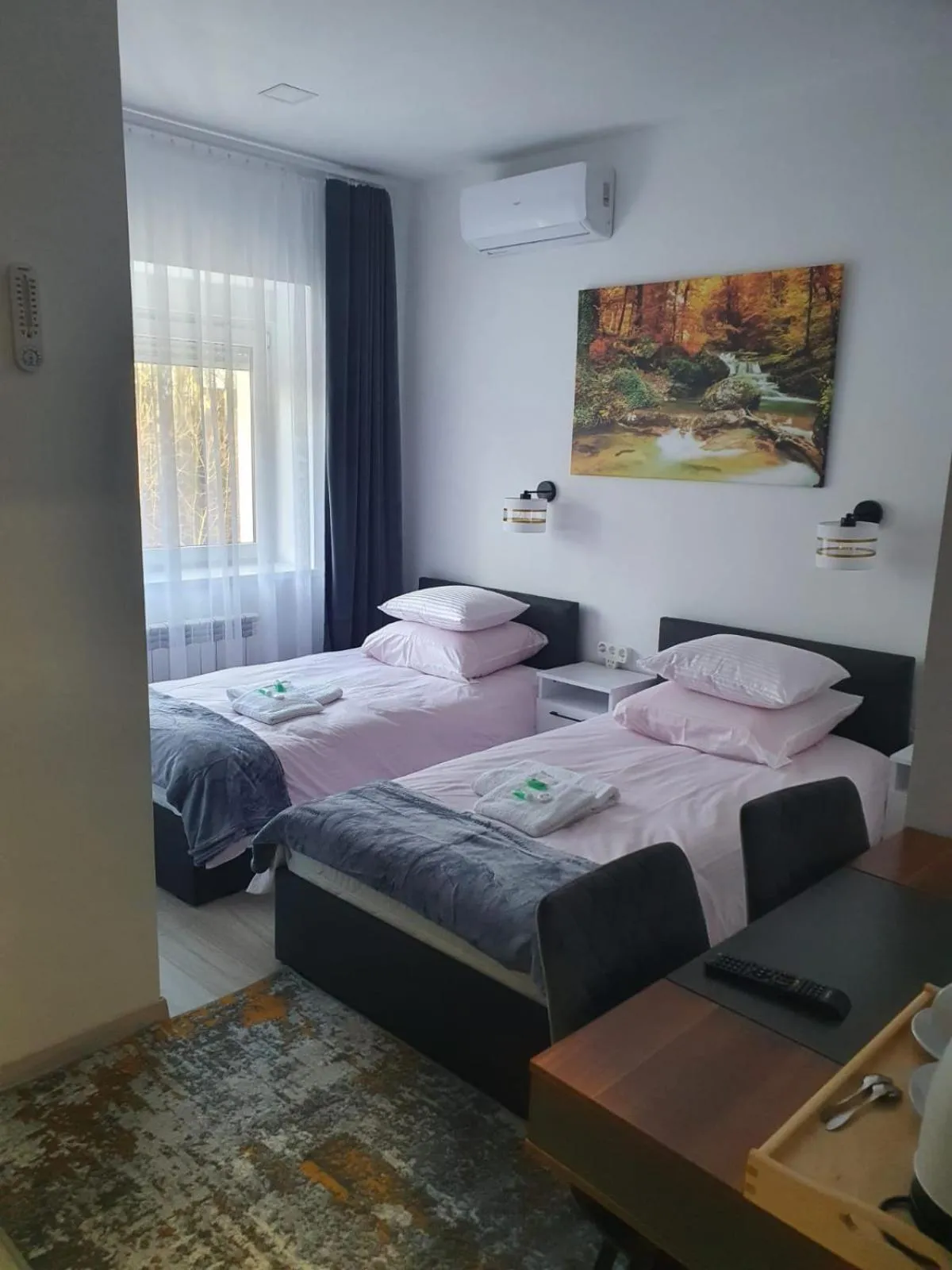 Bed in Comfort Stay, EV, Parking