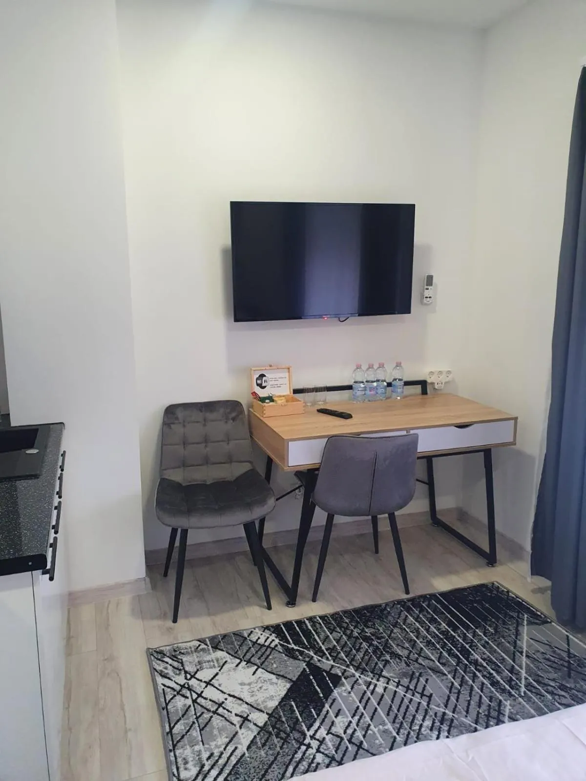 Comfort Stay, EV, Parking