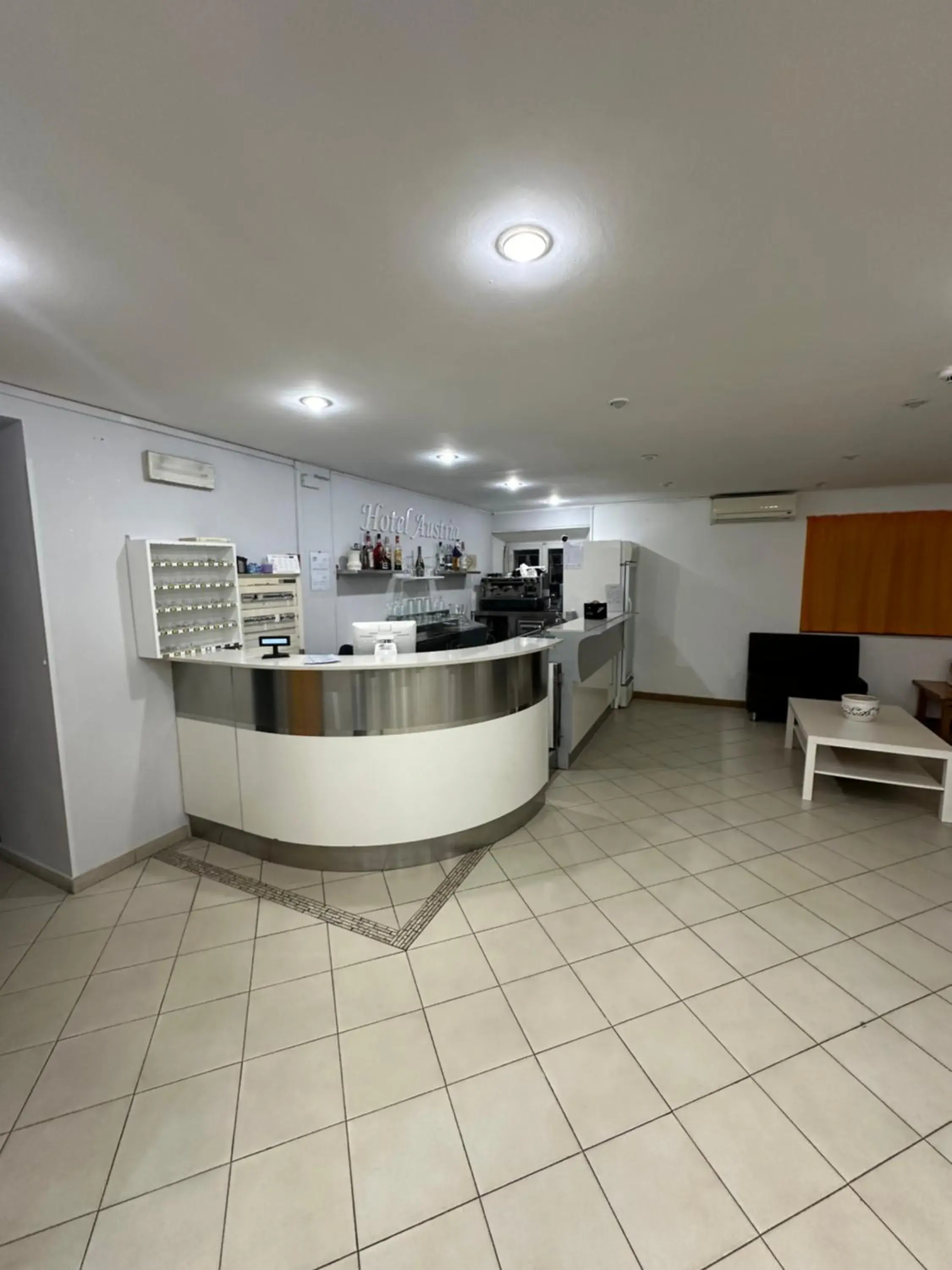 Lobby or reception in Hotel Austria Lobby or reception in Hotel Austria