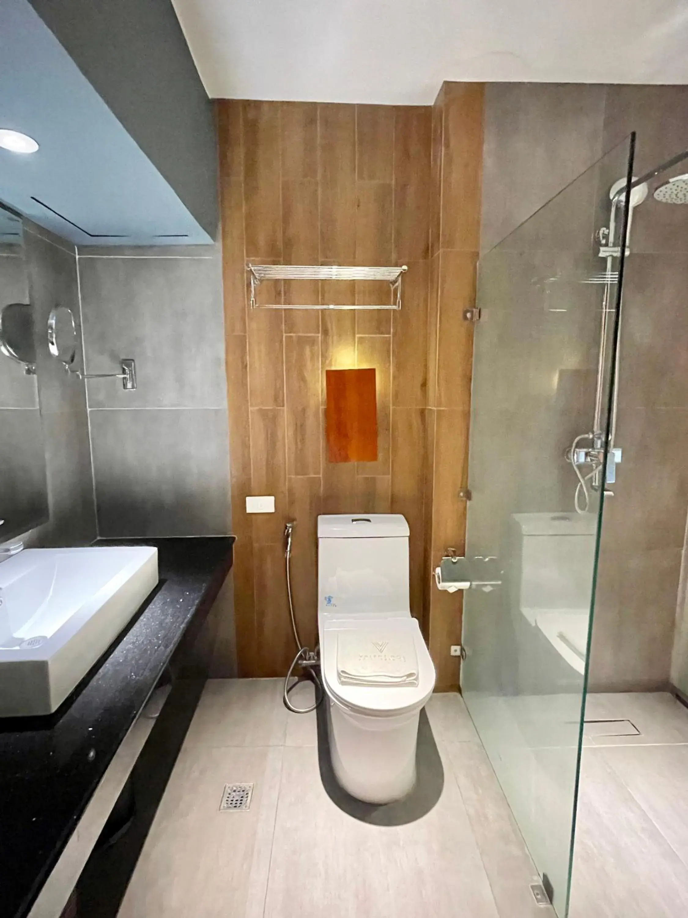 Bathroom in Valentino's Hotel Bathroom in Valentino's Hotel