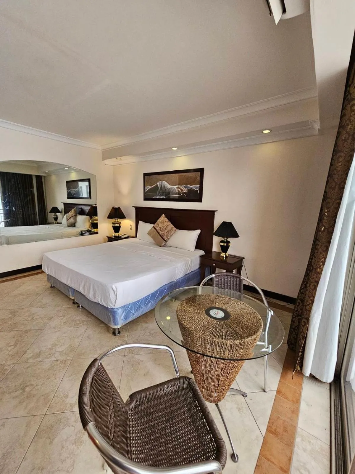 Photo of the whole room, Bed in Valentino's Hotel