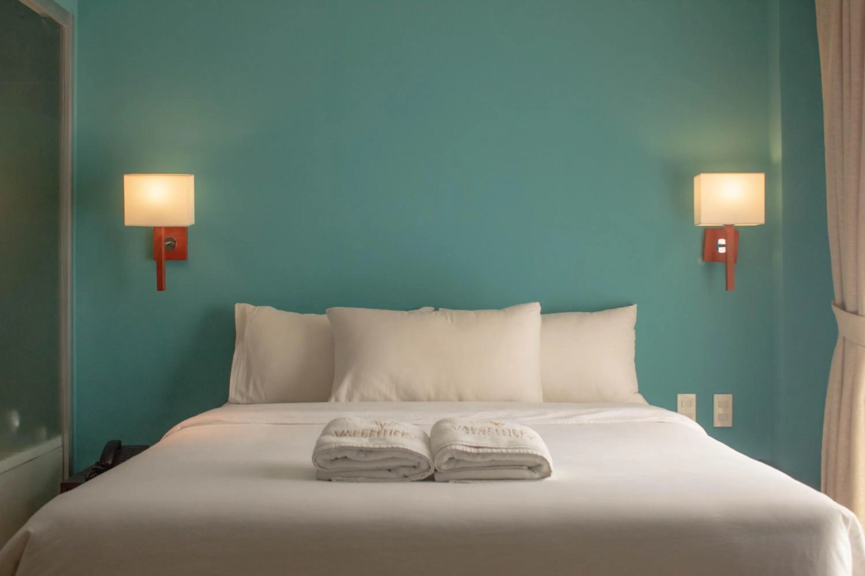 Bedroom, Bed in Valentino's Hotel