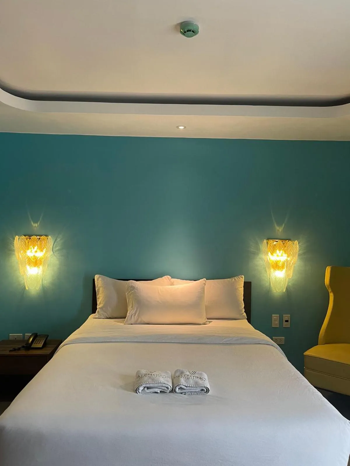 Bedroom, Bed in Valentino's Hotel