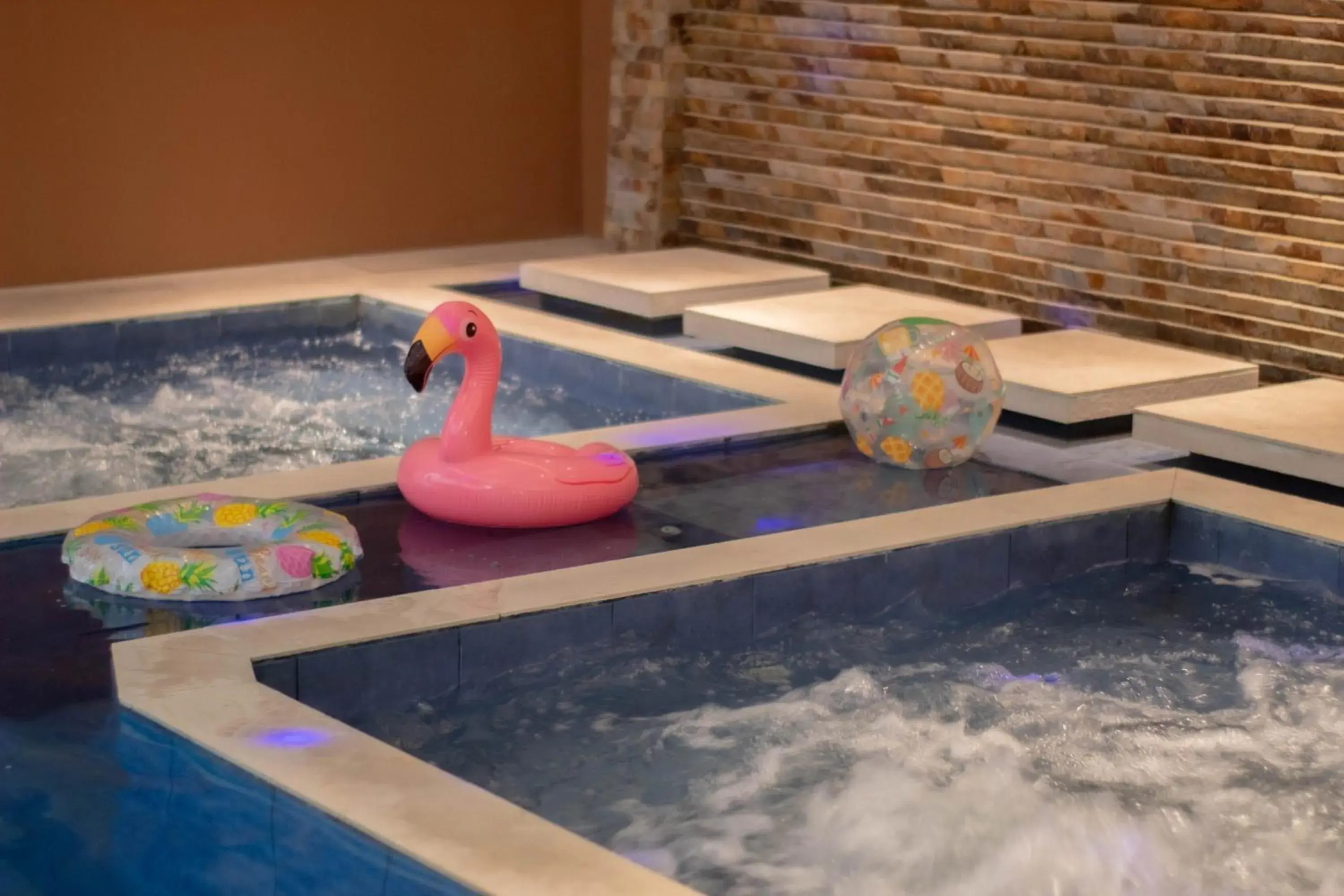 Swimming pool in Valentino's Hotel Swimming pool in Valentino's Hotel