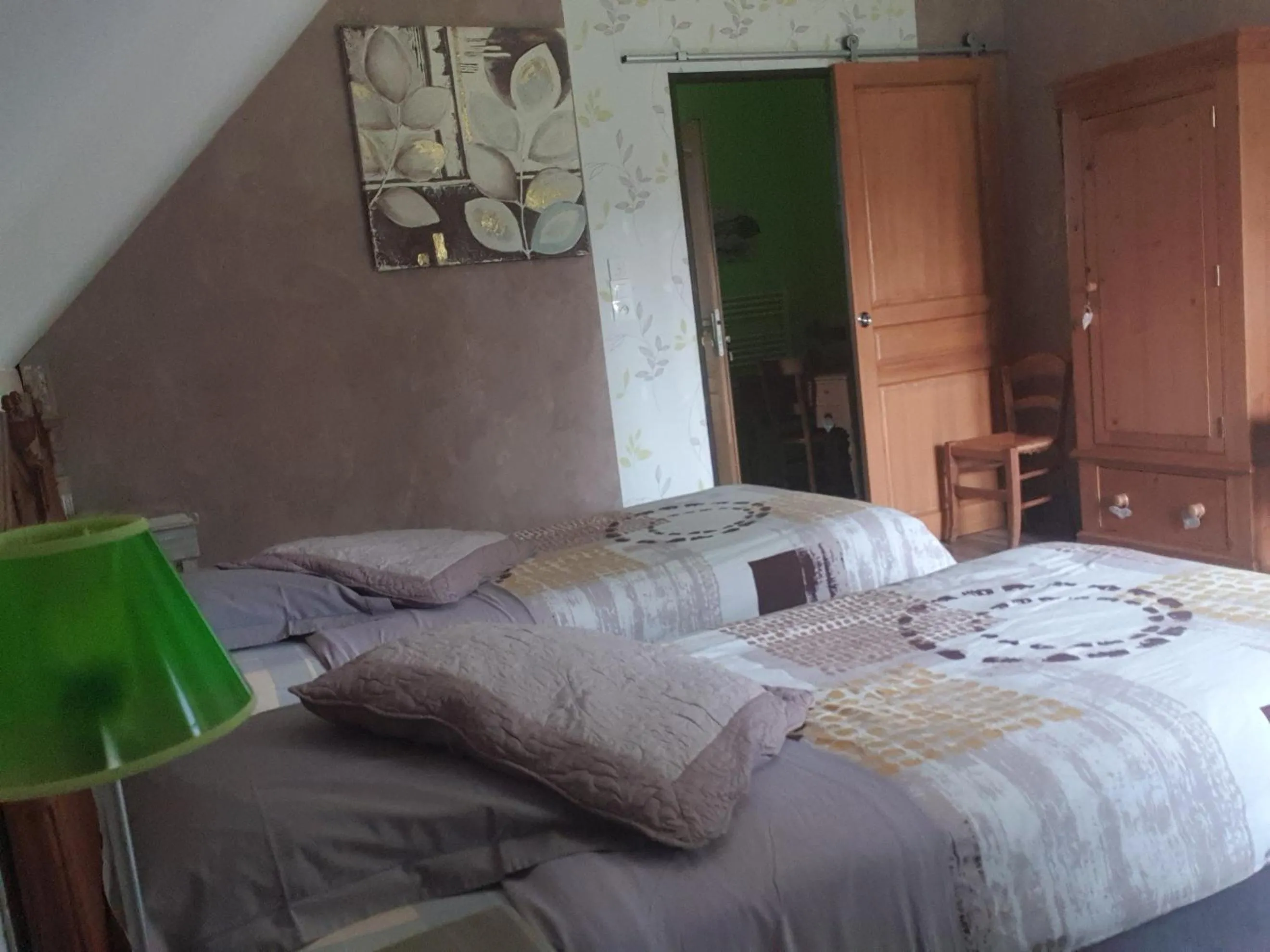 Bed in Au Chardon Bleu