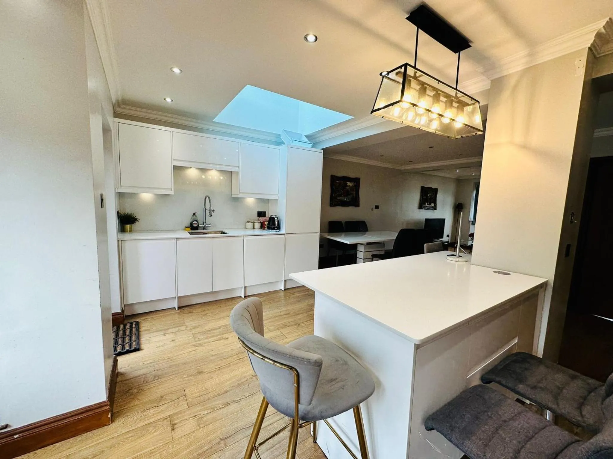 Spacious 6 Bed Residence in Wembly, London