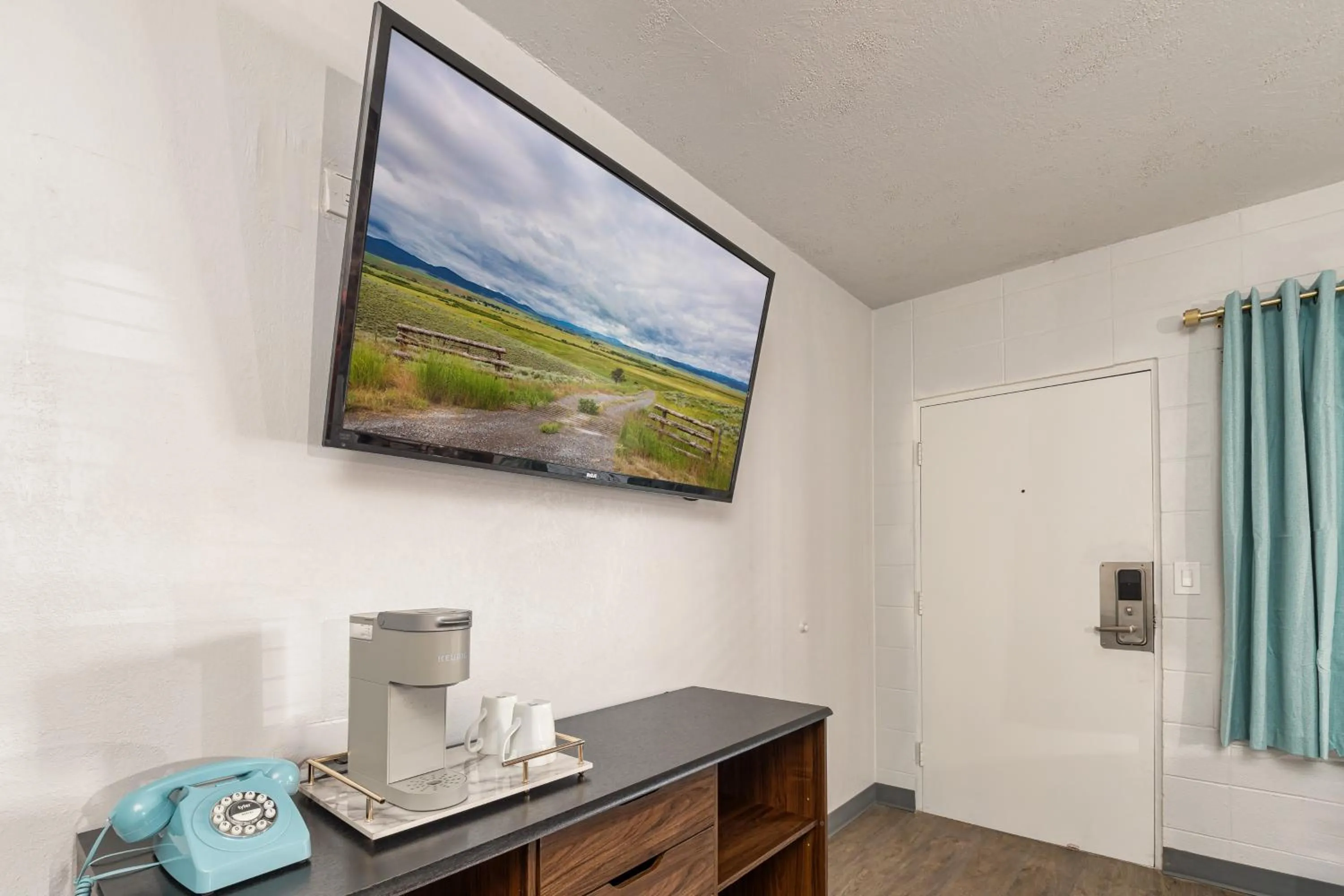 Coffee/tea facilities in Bel Aire Motel