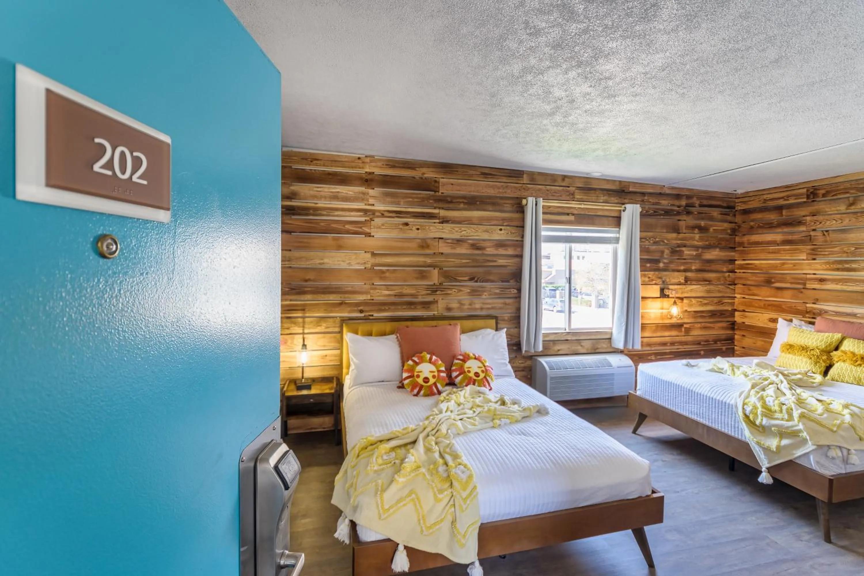 Photo of the whole room in Bel Aire Motel