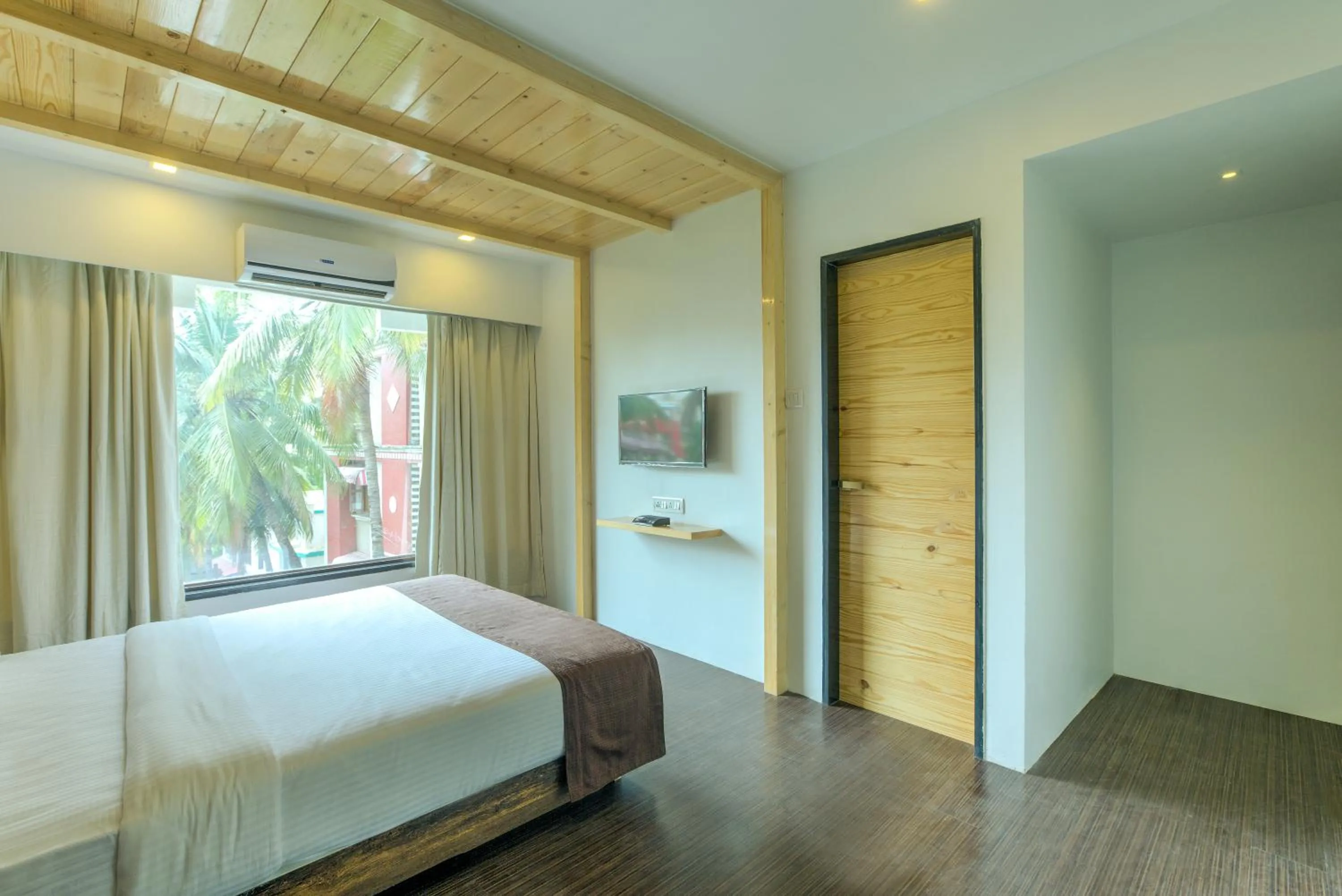 Deluxe Double Room - single occupancy in Crown Inn