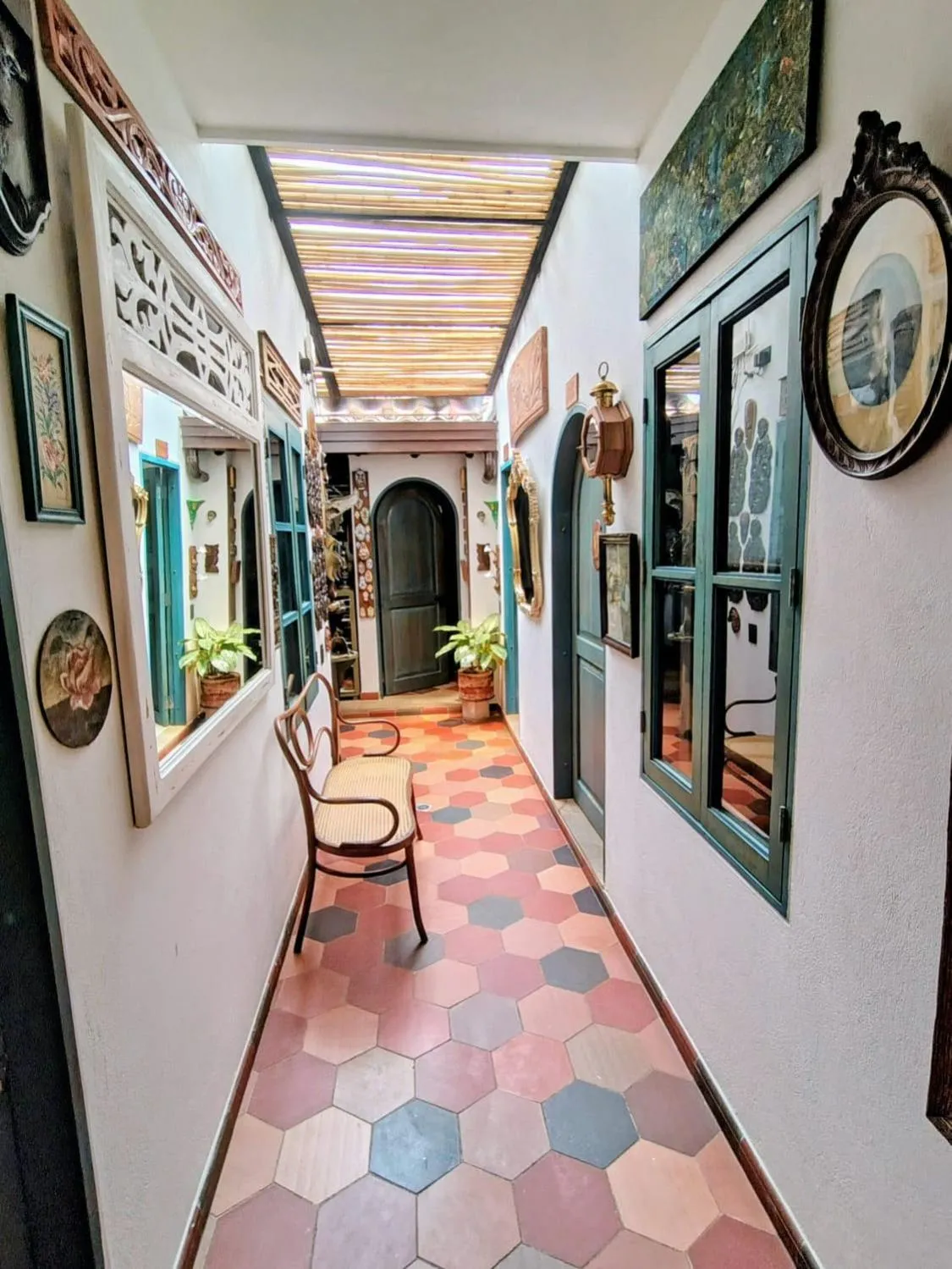 Property building in Casa Silva - Hotel Cafe