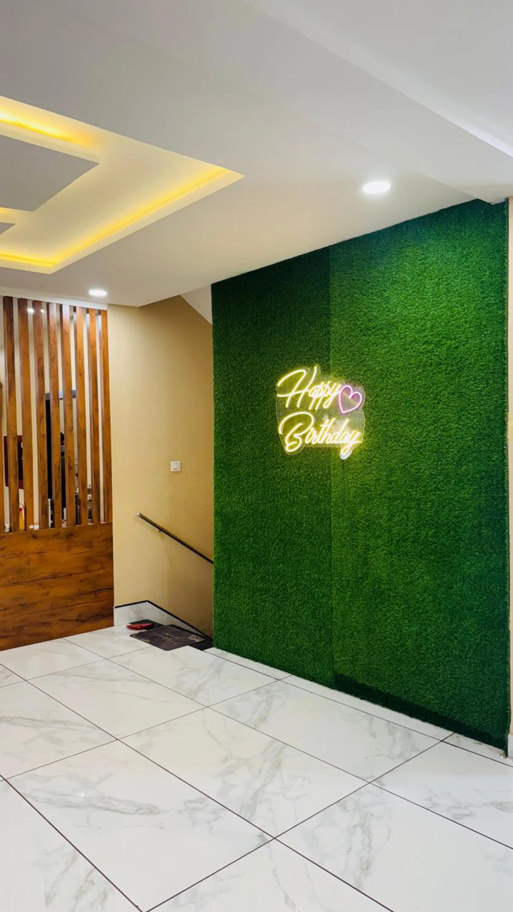 Restaurant/places to eat in Hotel Ratnam Palace Maheshwar