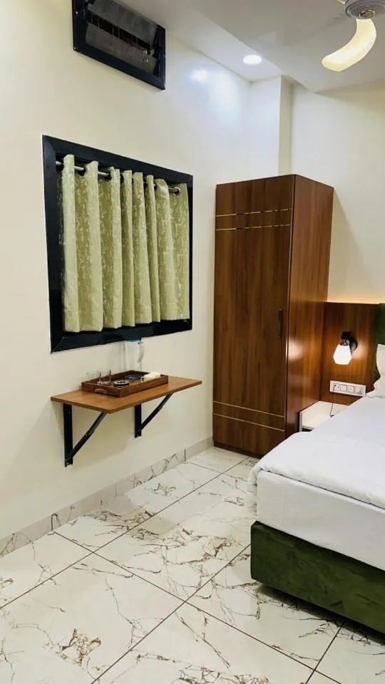 Bed in Hotel Ratnam Palace Maheshwar