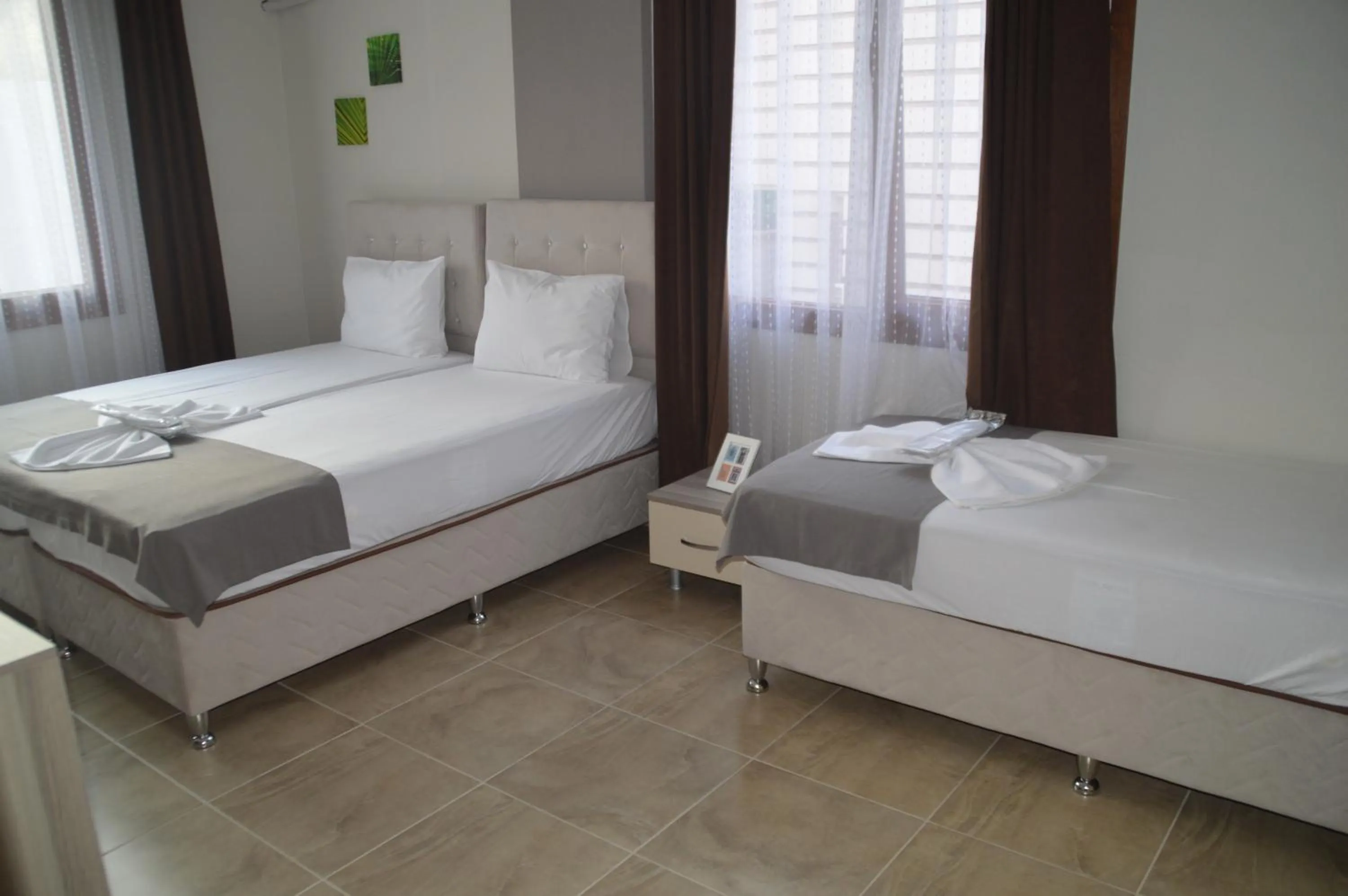 Photo of the whole room in Hotel Hugo