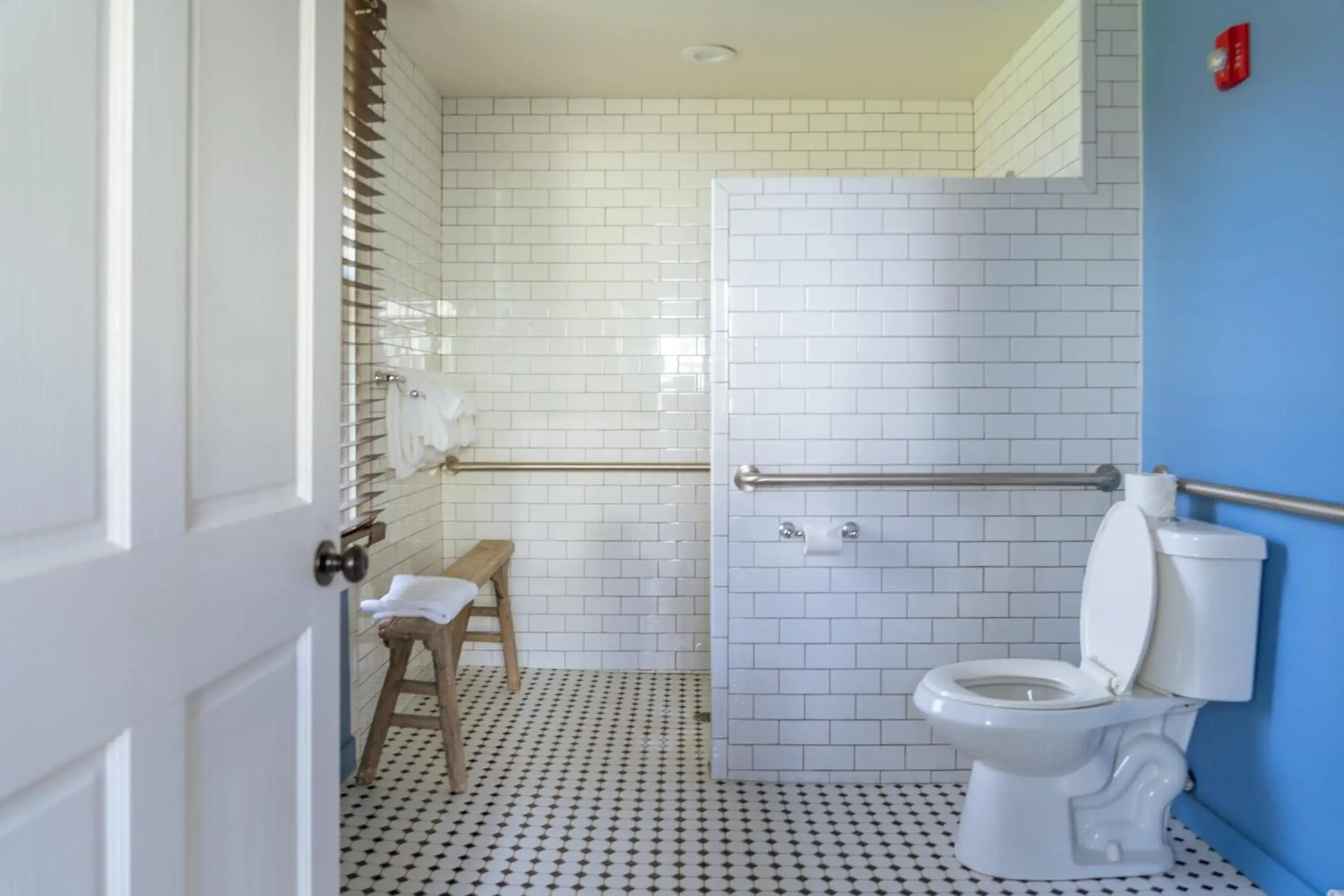 King Room with Roll-In Shower - Disability Access in The North Branch Inn King Room with Roll-In Shower - Disability Access in The North Branch Inn