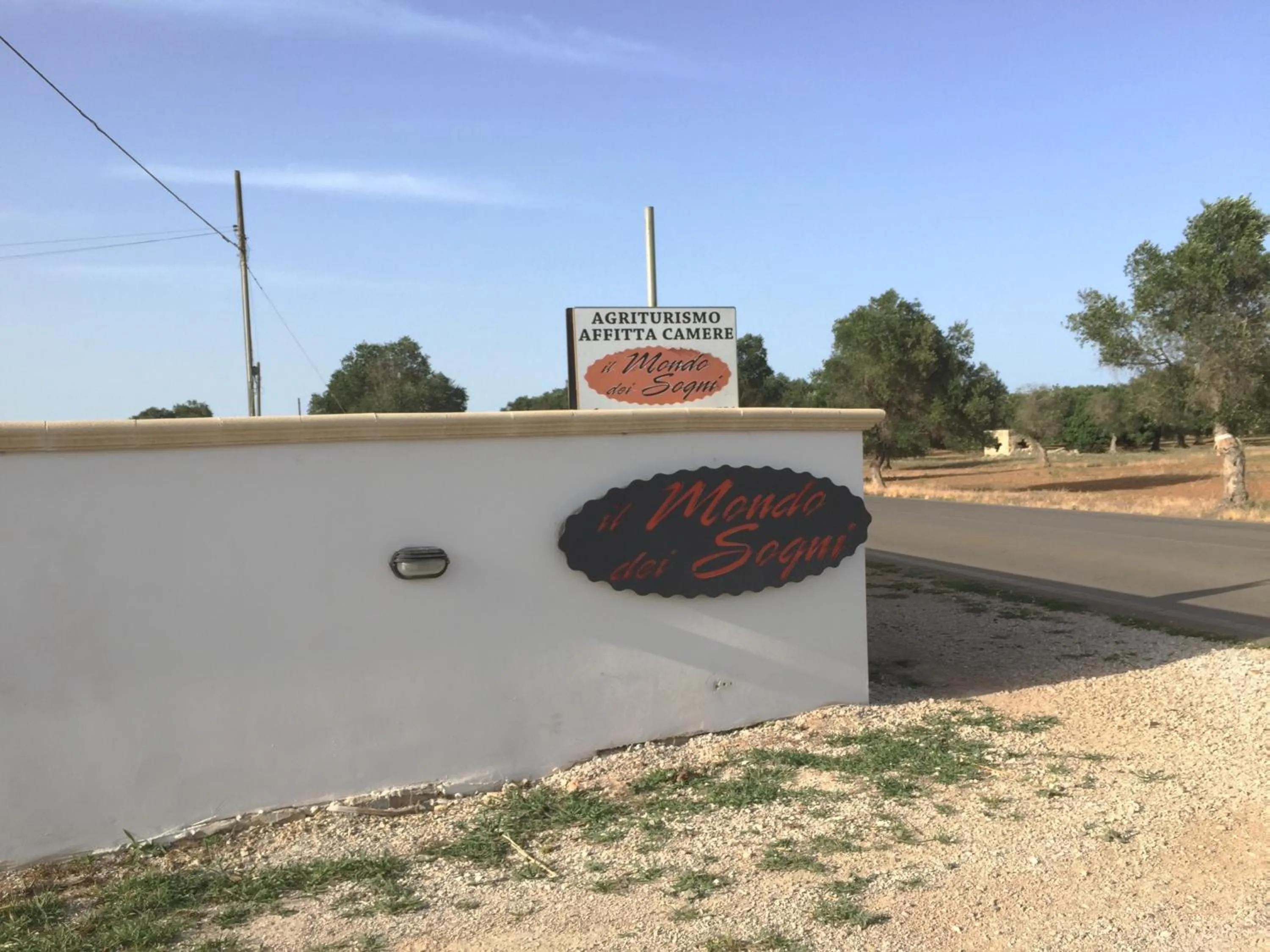 Property logo or sign in Il mondo dei sogni