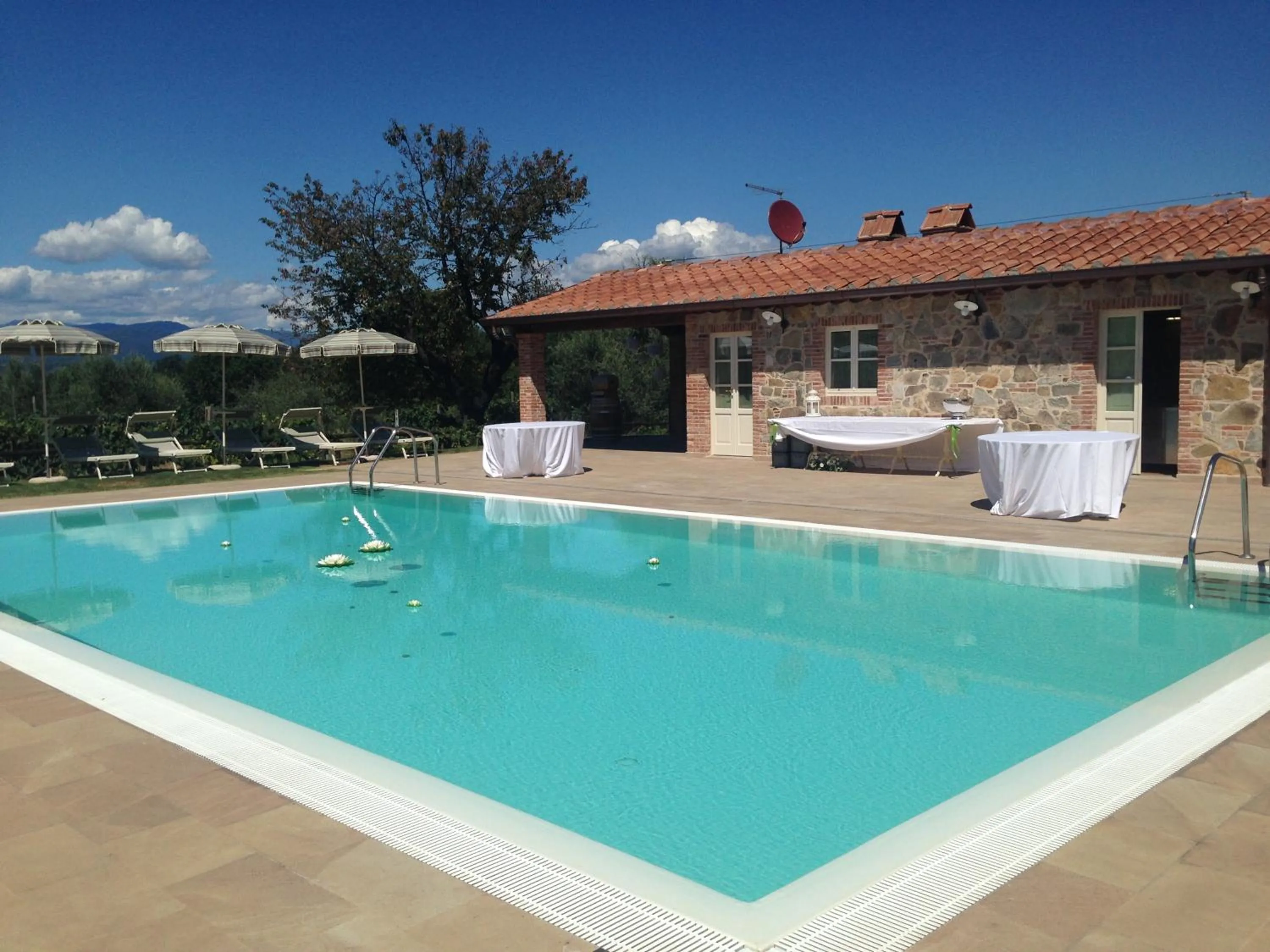 Restaurant/places to eat in Villa Gourmet