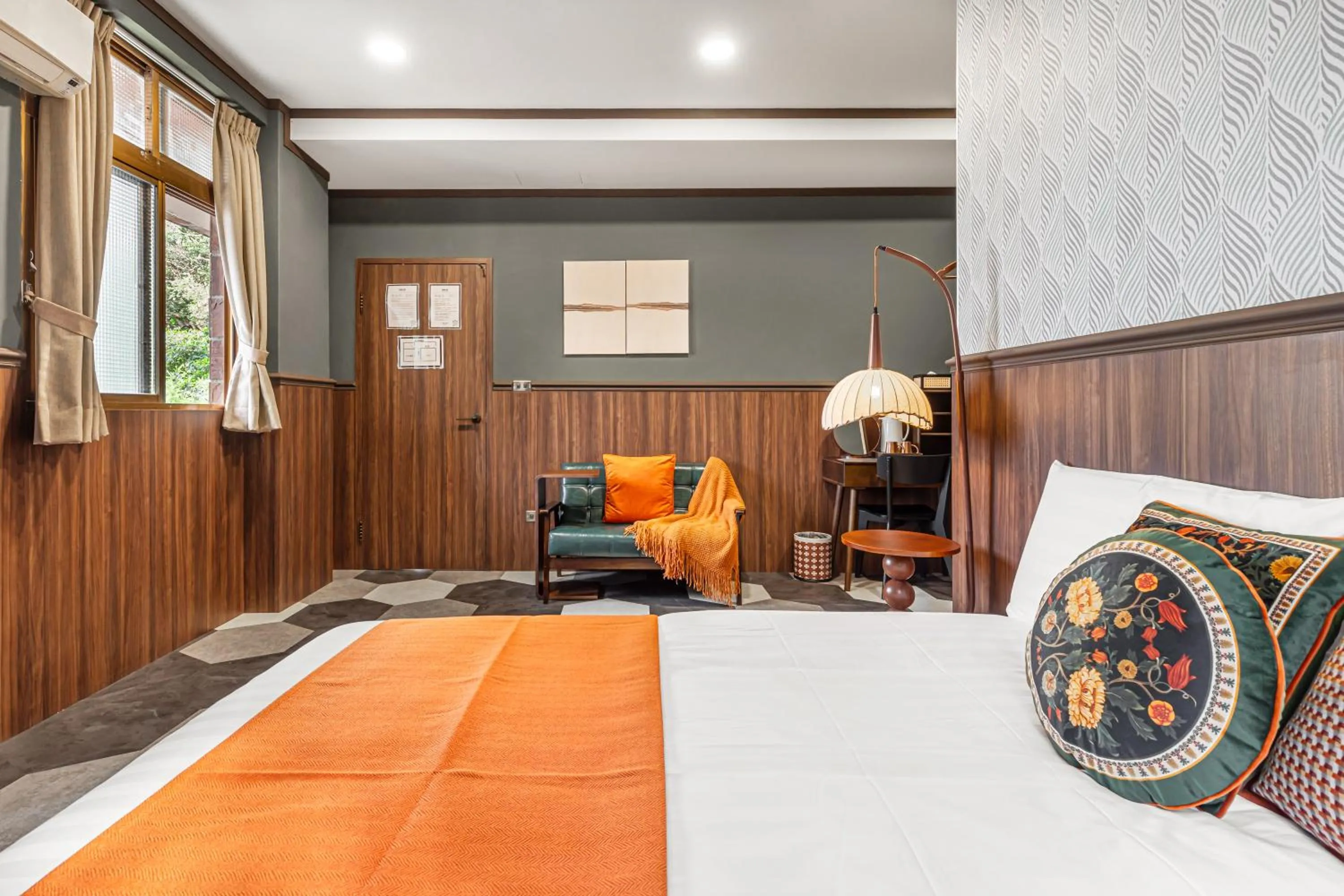 Bed in Jiufen Nostalgic Inn