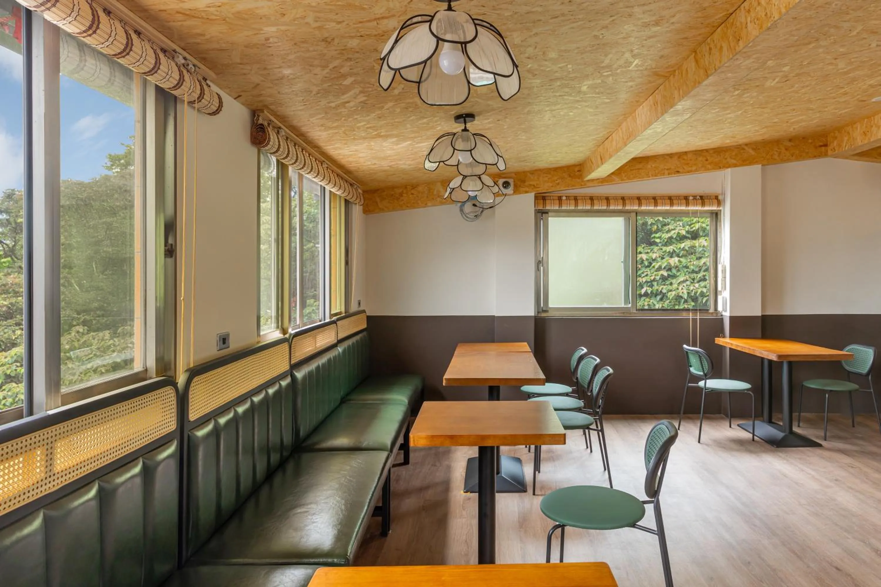 Seating area in Jiufen Nostalgic Inn