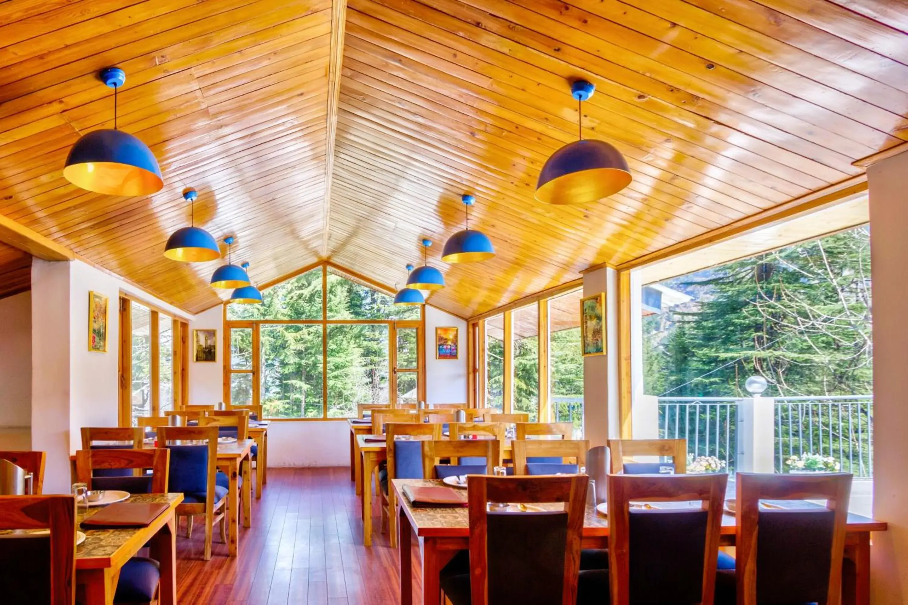 Restaurant/places to eat in Hotel Greenfields Restaurant/places to eat in Hotel Greenfields