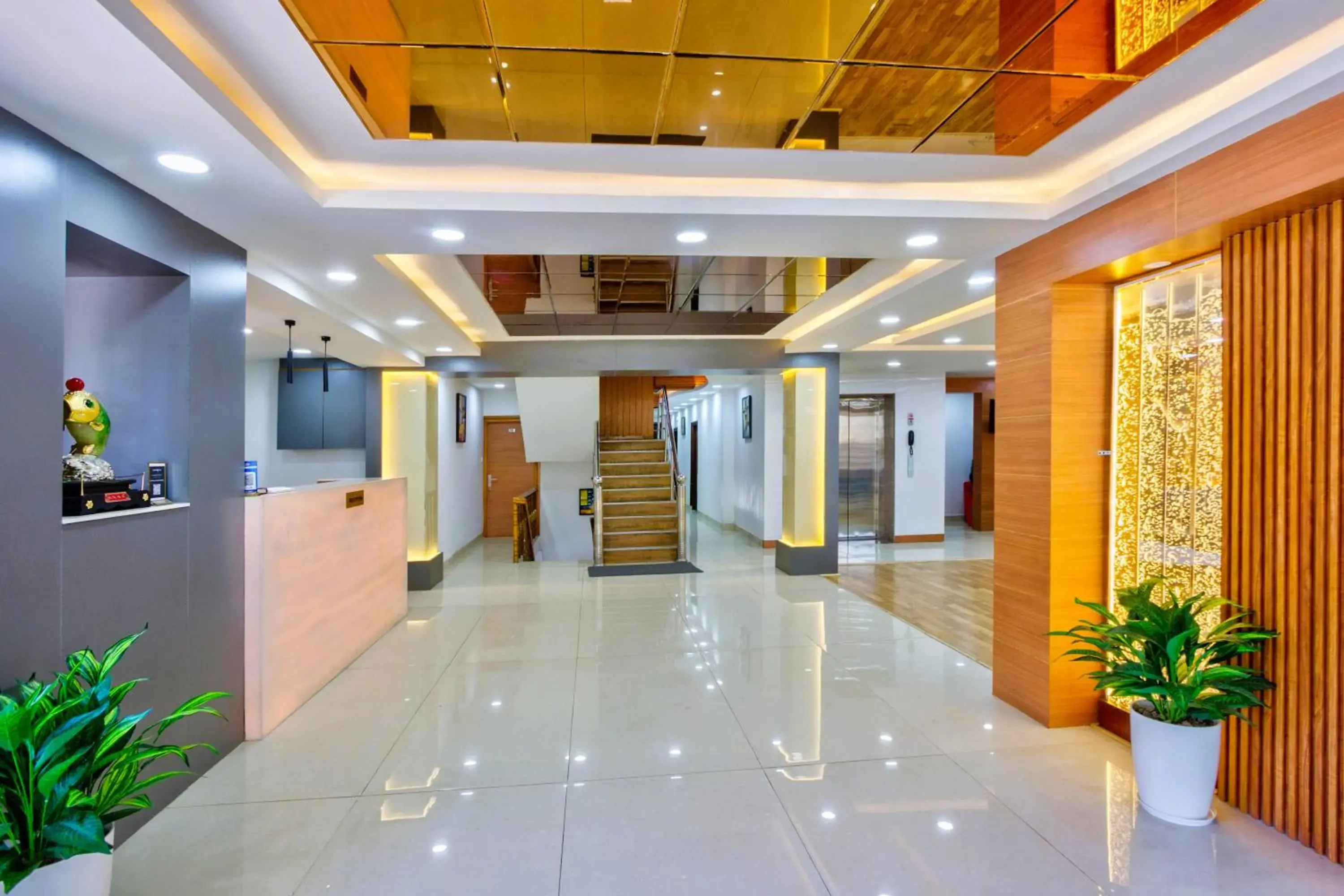 Lobby or reception in Hotel Greenfields Lobby or reception in Hotel Greenfields